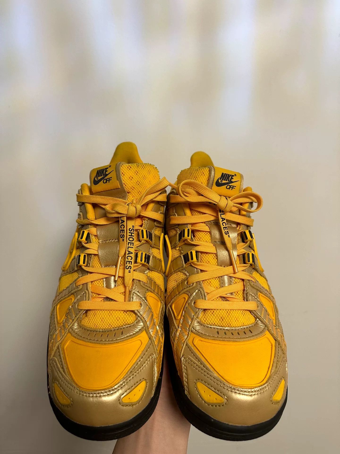 Off-White Off-White x Nike Rubber Dunk University Gold Size US 9.5 / EU 42-43 - 2 Thumbnail