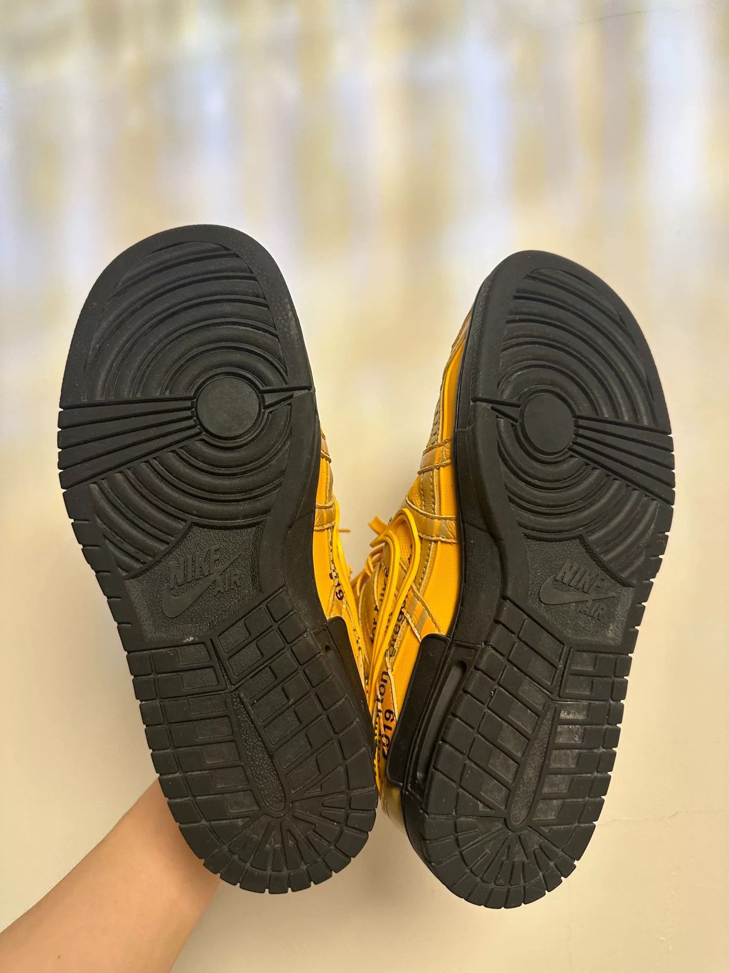 Off-White Off-White x Nike Rubber Dunk University Gold Size US 9.5 / EU 42-43 - 3 Thumbnail