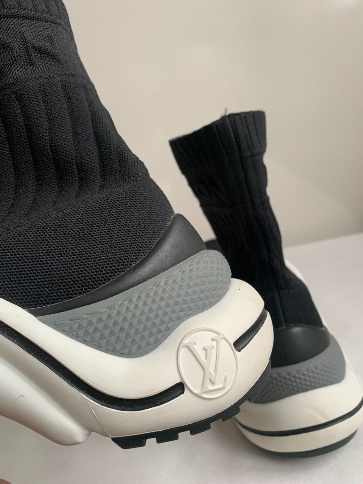 Louis Vuitton LV Archlight Women's Sneakers Size US 6 / IT 36 - 5 Thumbnail