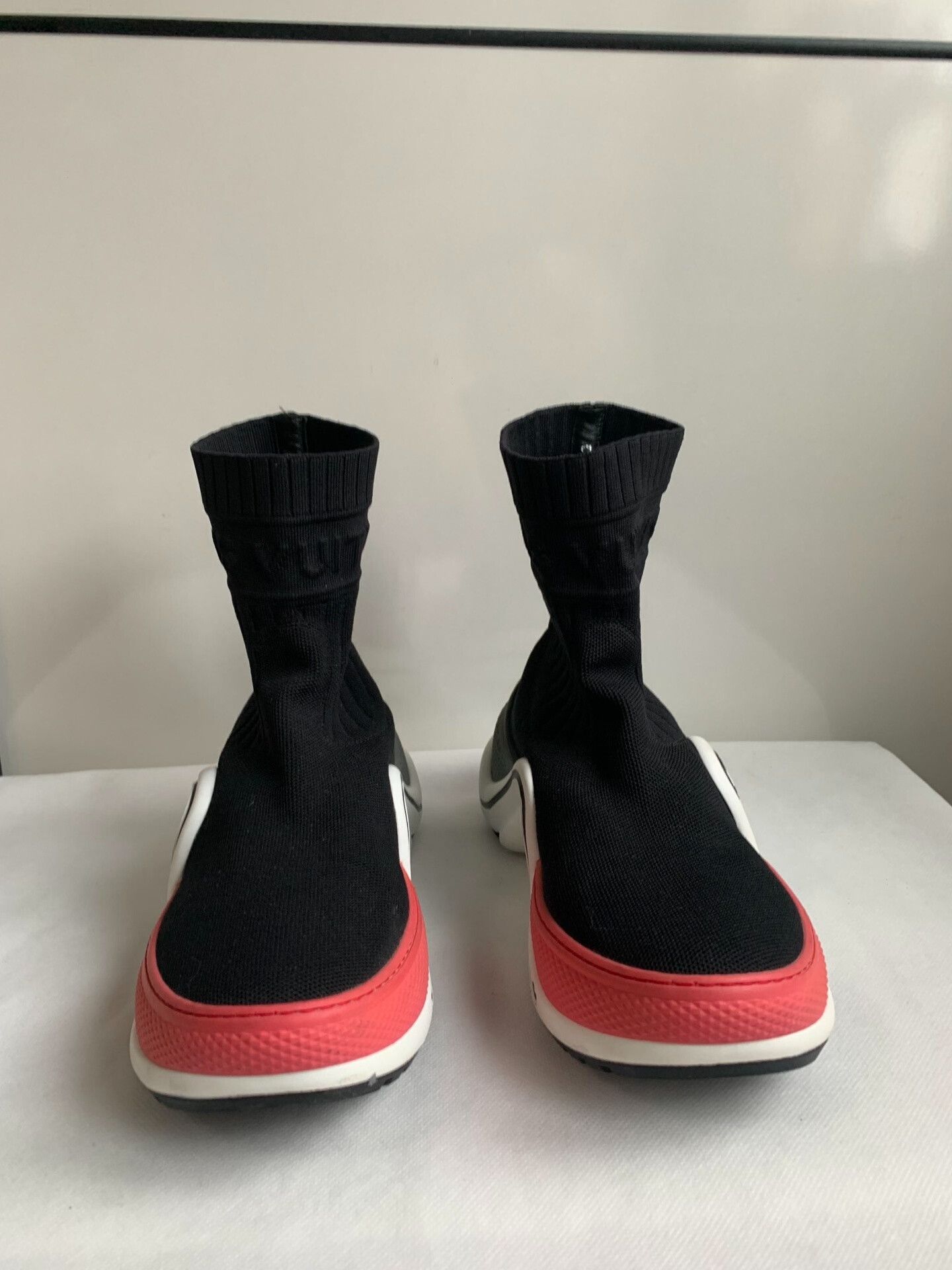Louis Vuitton LV Archlight Women's Sneakers Size US 6 / IT 36 - 2 Thumbnail