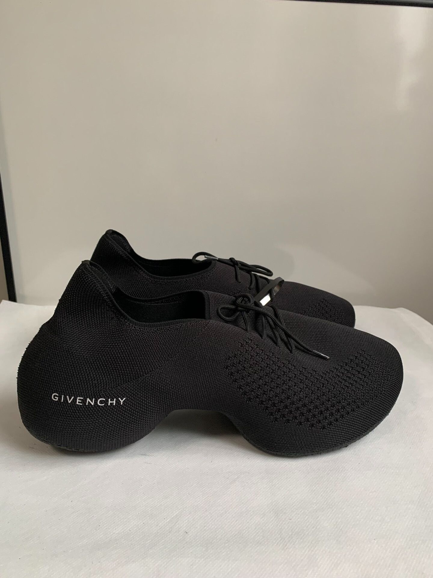 Givenchy Givenchy TK-360 Men's Low-Top Sneakers Size US 9 / EU 42 - 2 Thumbnail