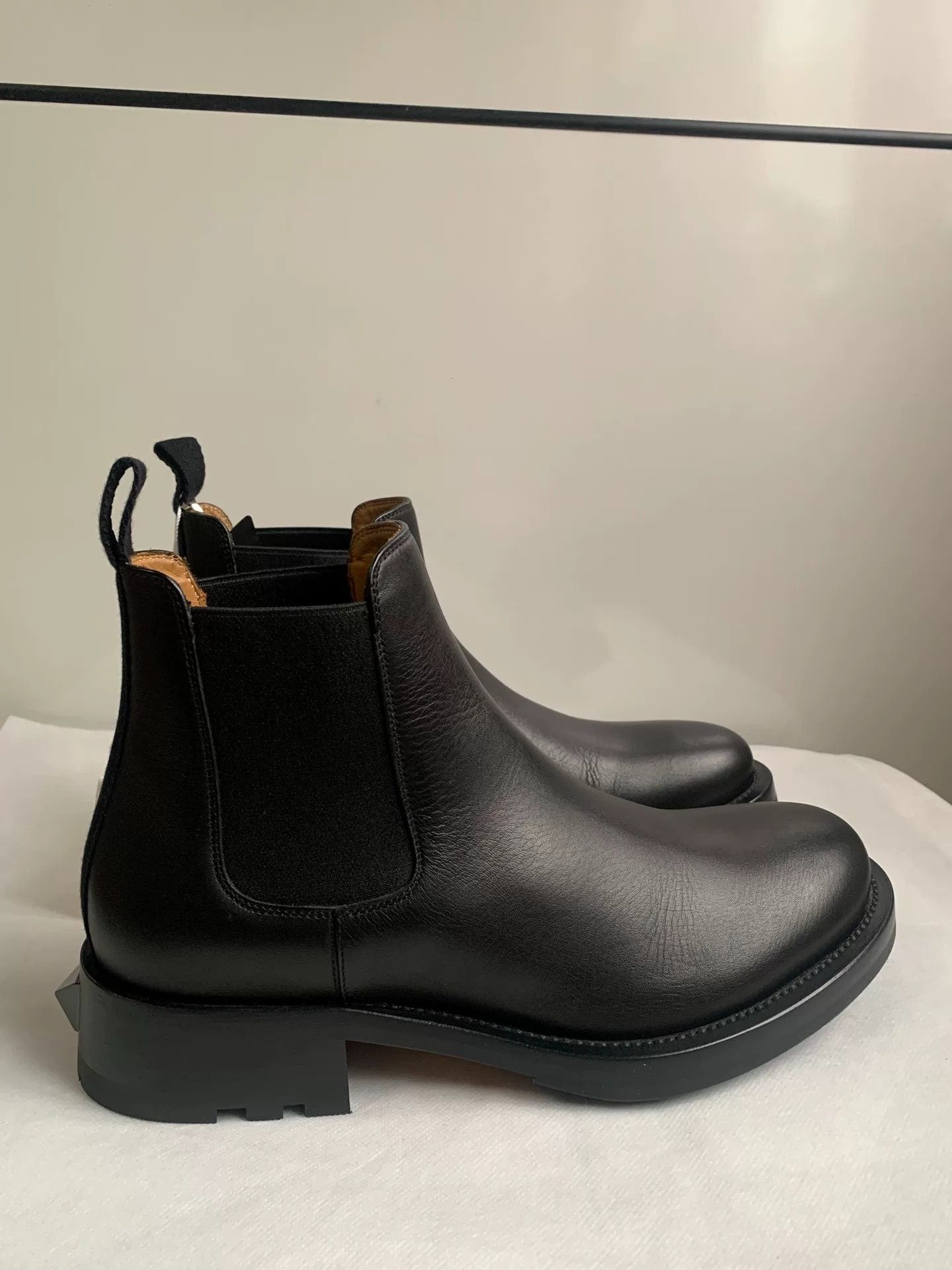 Valentino Valentino Men's Classic Chelsea Boots Size US 8 / EU 41 - 3 Thumbnail