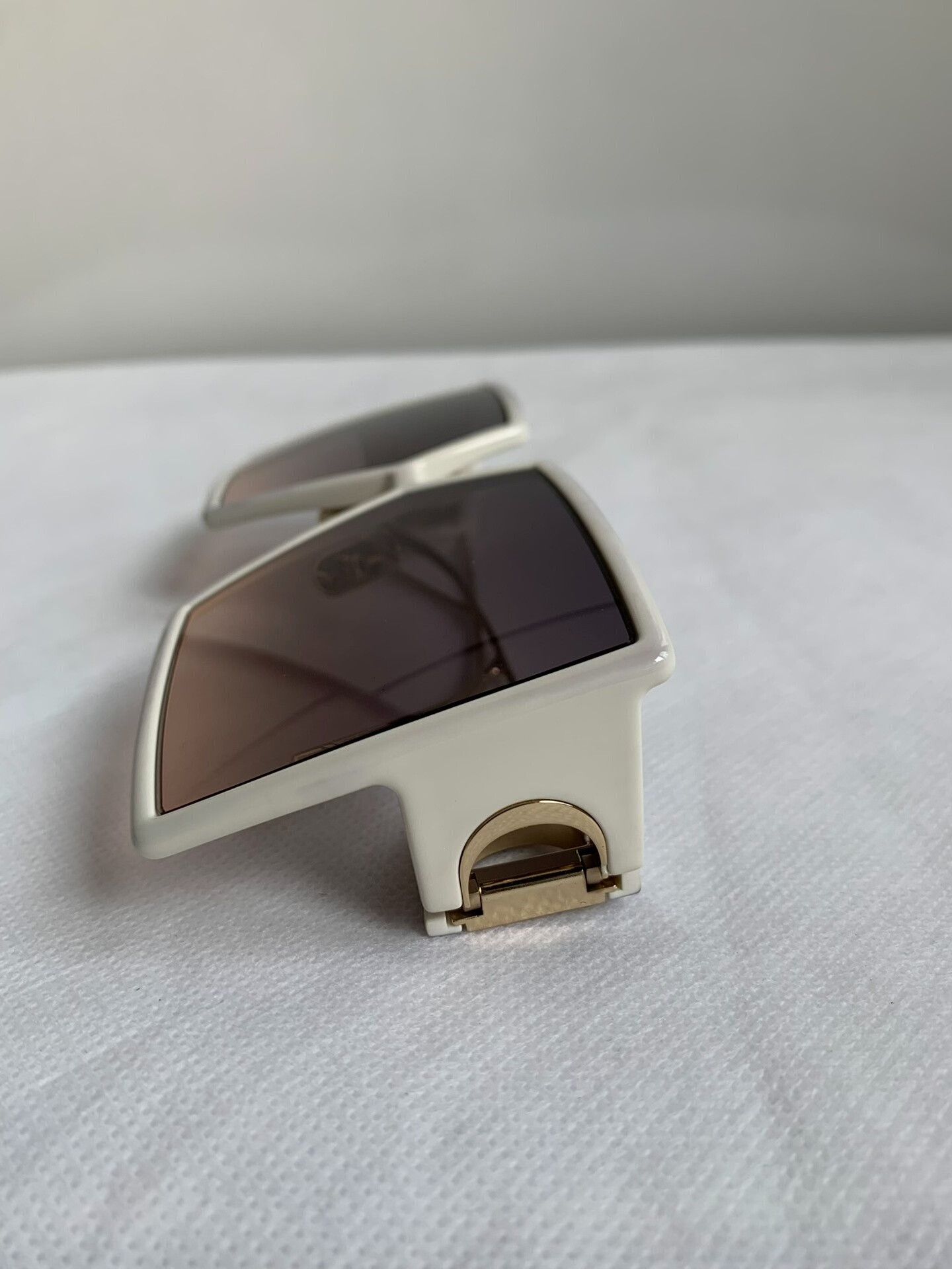 Dior Dior Runway Celebrity Sunglasses Size ONE SIZE - 4 Thumbnail