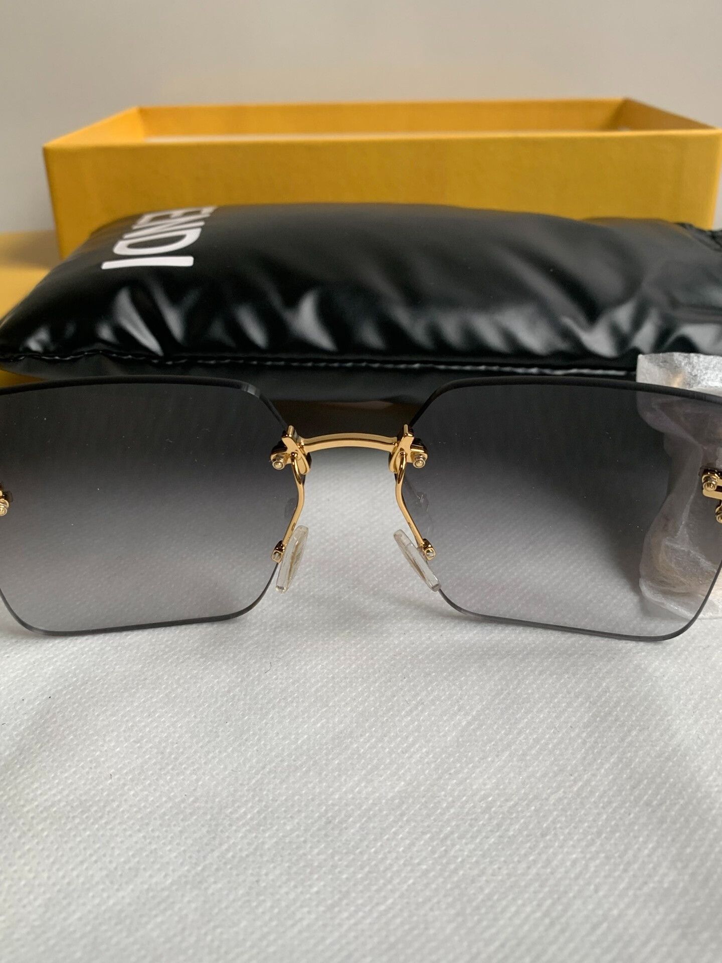 Fendi FENDI Gold Frame Sunglasses Size ONE SIZE - 6 Thumbnail