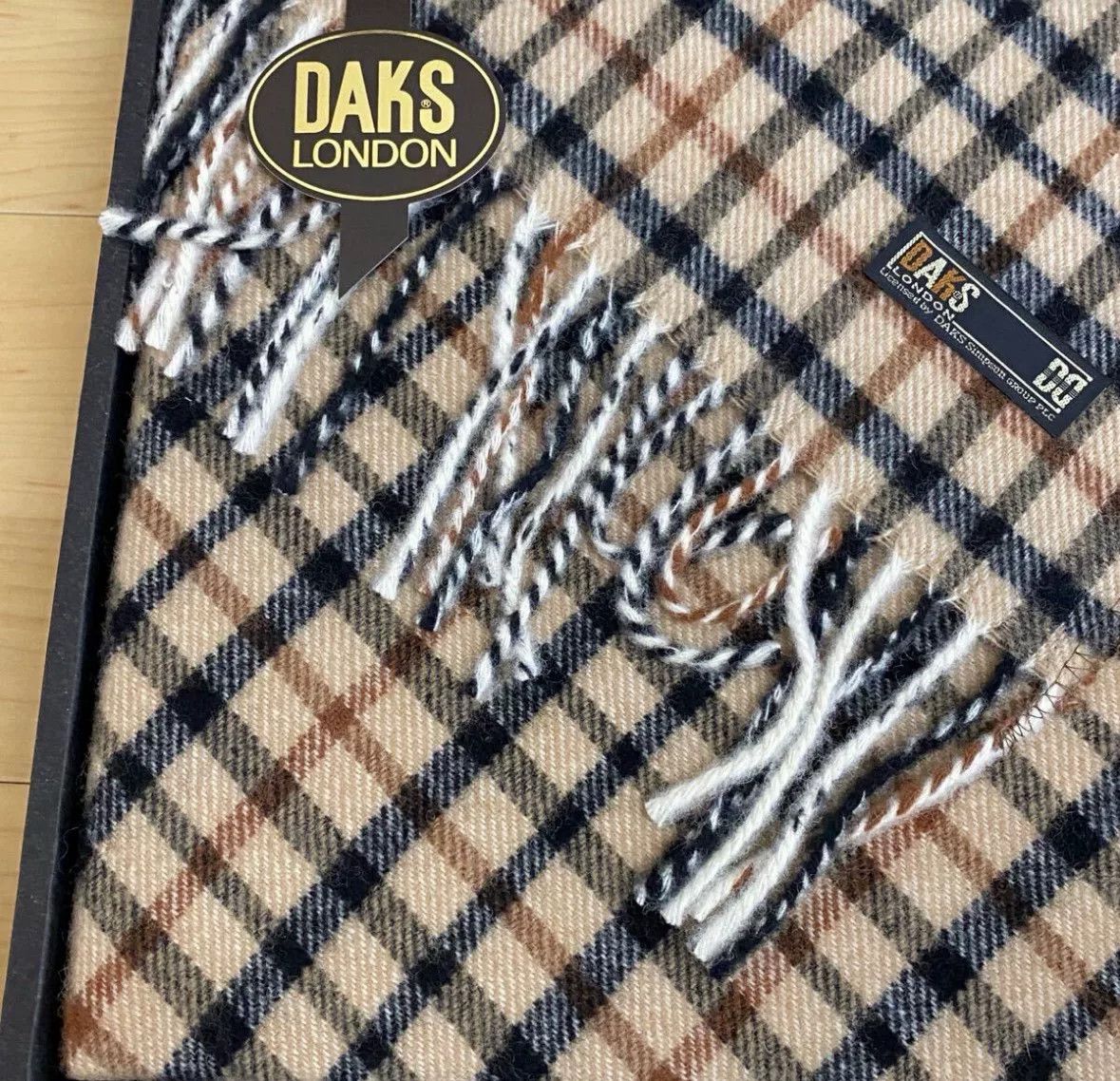 DAKS New Wool Scarf with Box