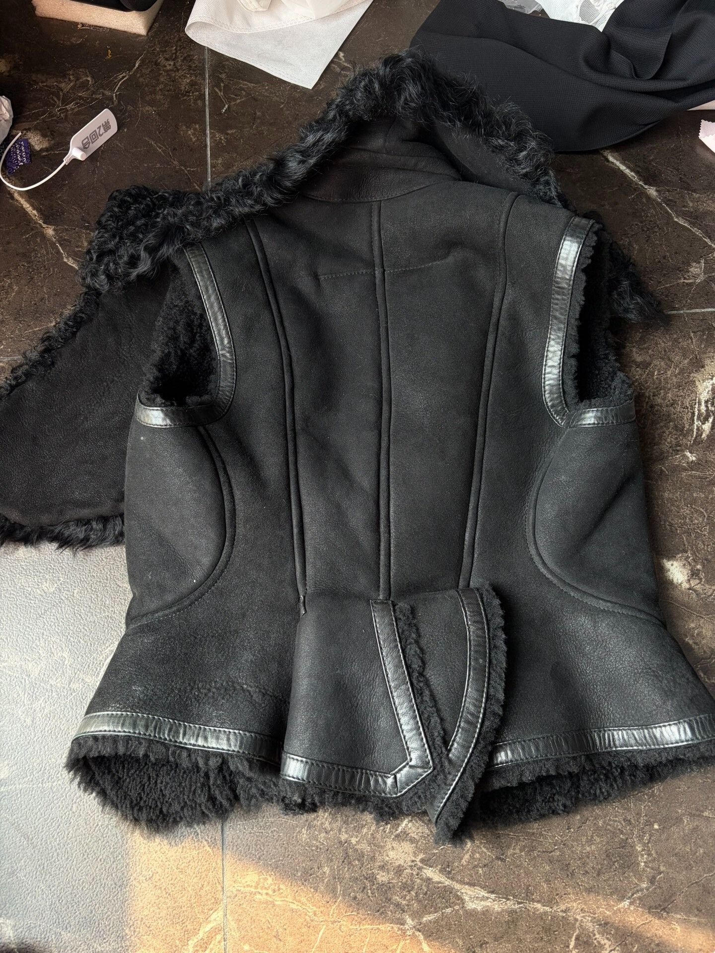 Givenchy Givenchy Shearling Fur Showpiece Size XS / US 0-2 / IT 36-38 - 2 Thumbnail