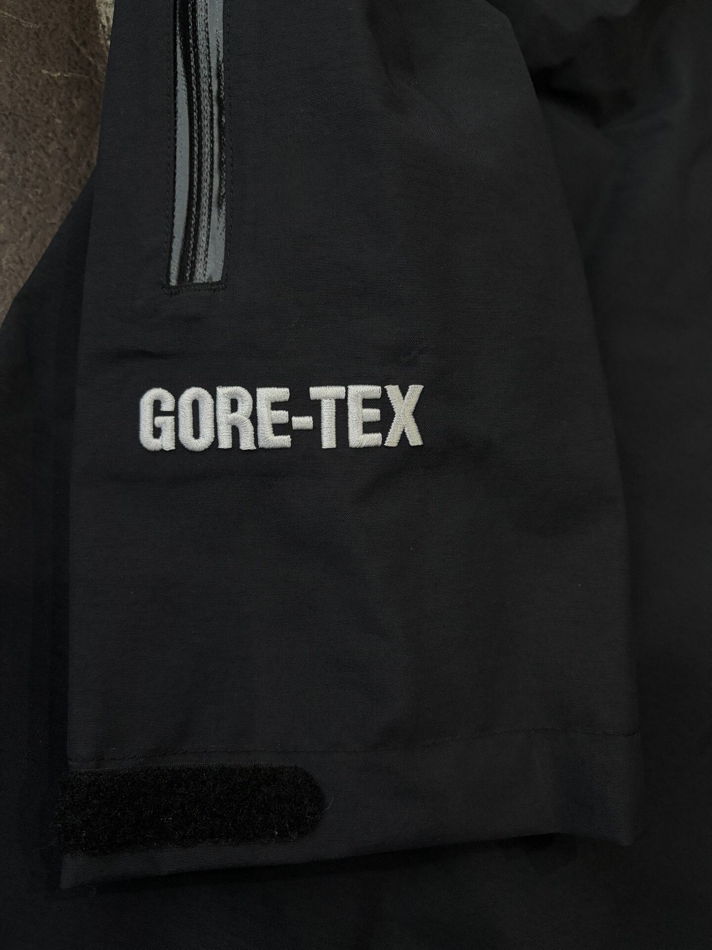 Supreme Supreme Smurfs GORE-TEX Jacket Size US L / EU 52-54 / 3 - 7 Thumbnail