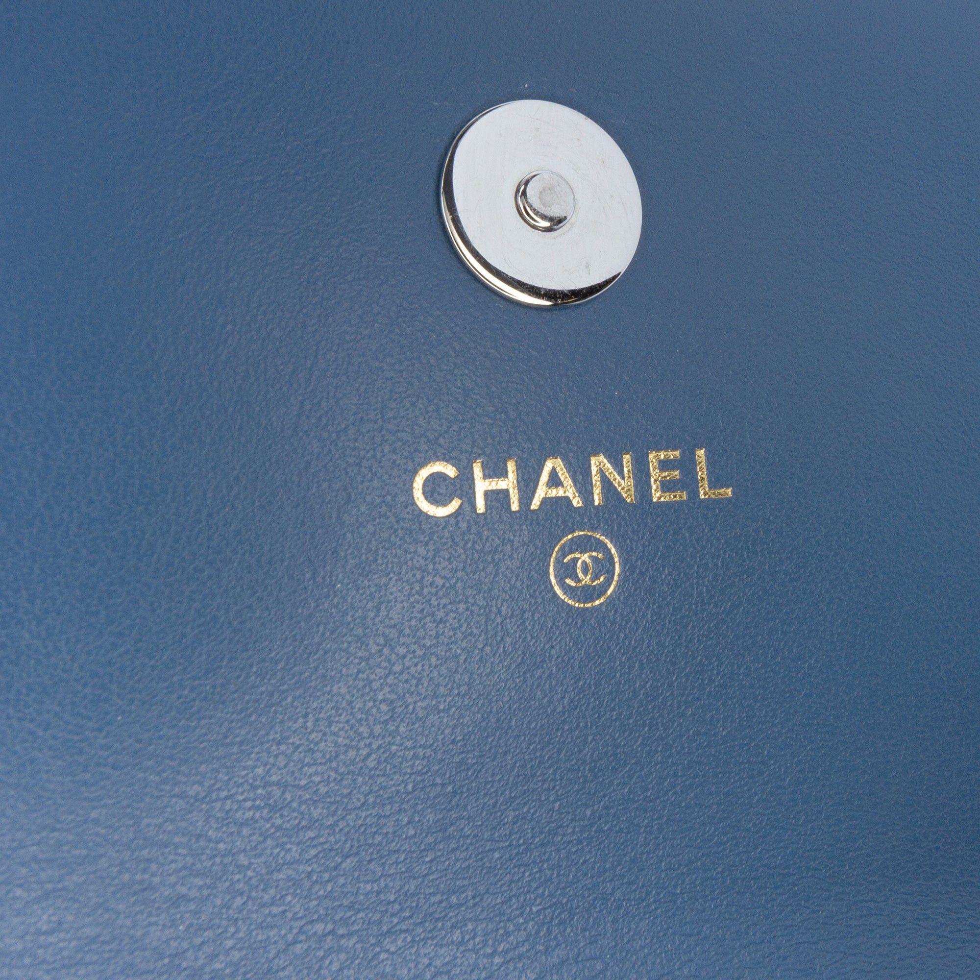 Chanel Denim 19 Phone Holder with Chain Size ONE SIZE - 5 Thumbnail