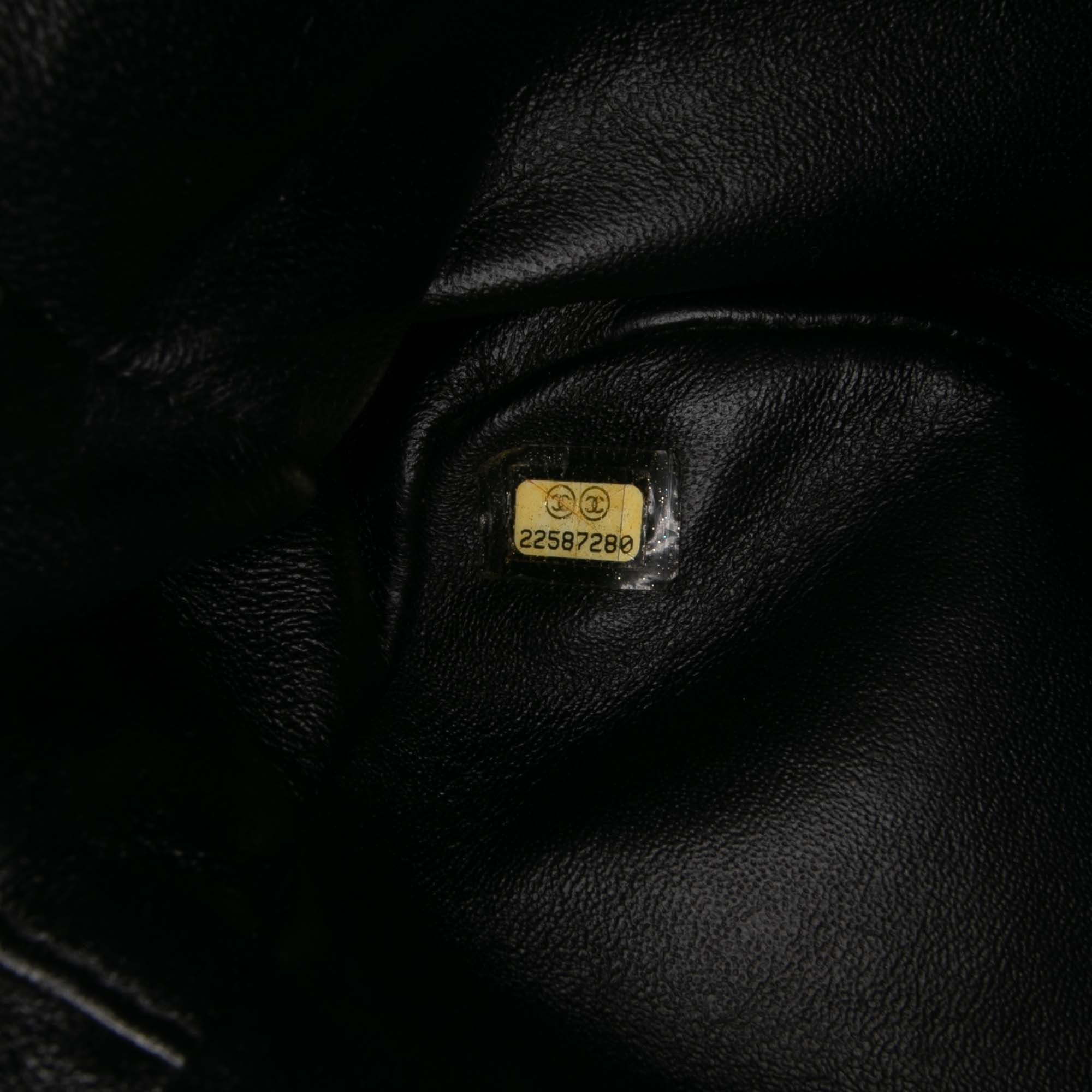 Chanel Tweed and Resin Zipped Chain Shopping Bag Size ONE SIZE - 6 Thumbnail