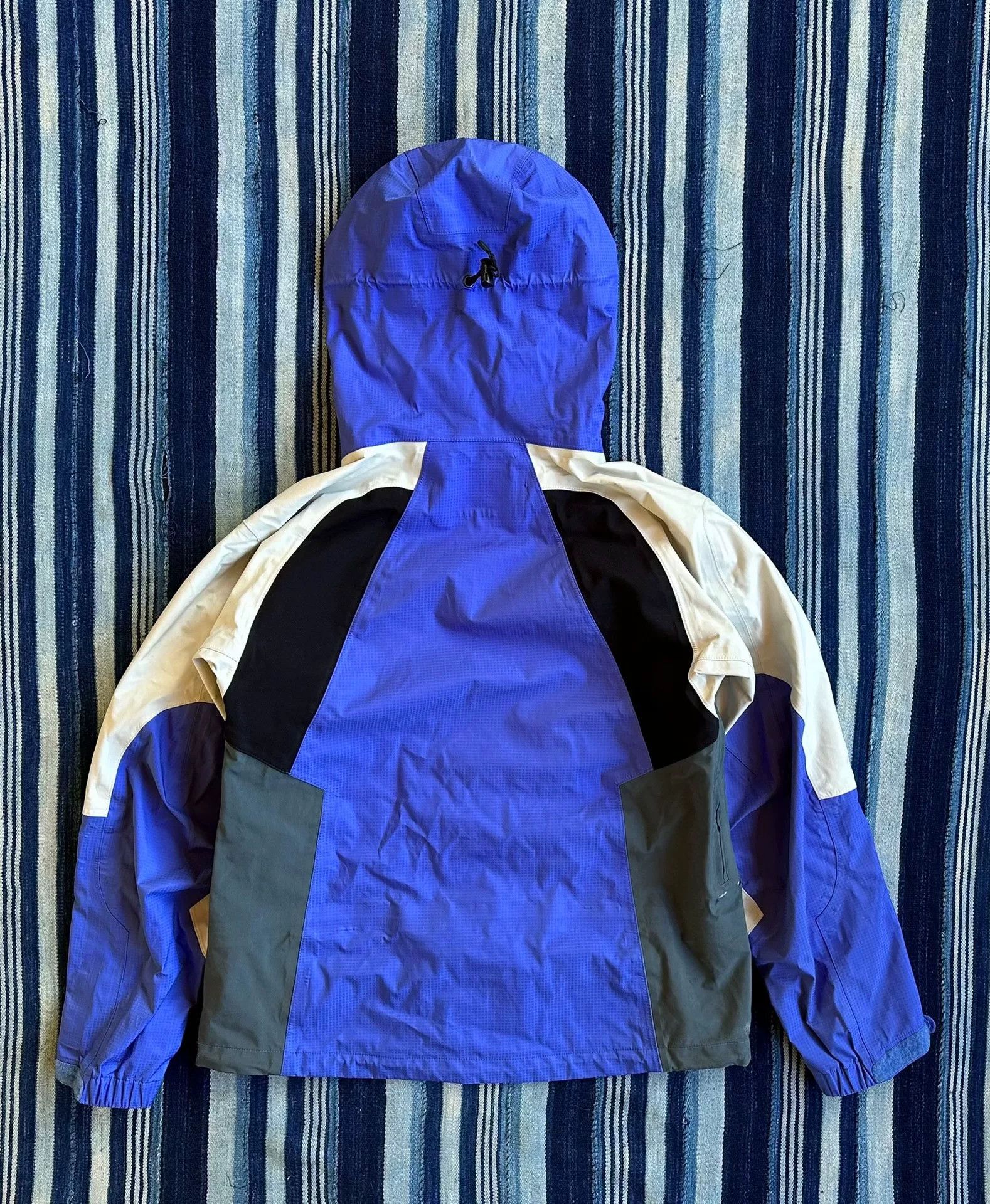Burton Burton AK 3L GORE-TEX Women's Ski Jacket Size S / US 4 / IT 40 - 2 Thumbnail