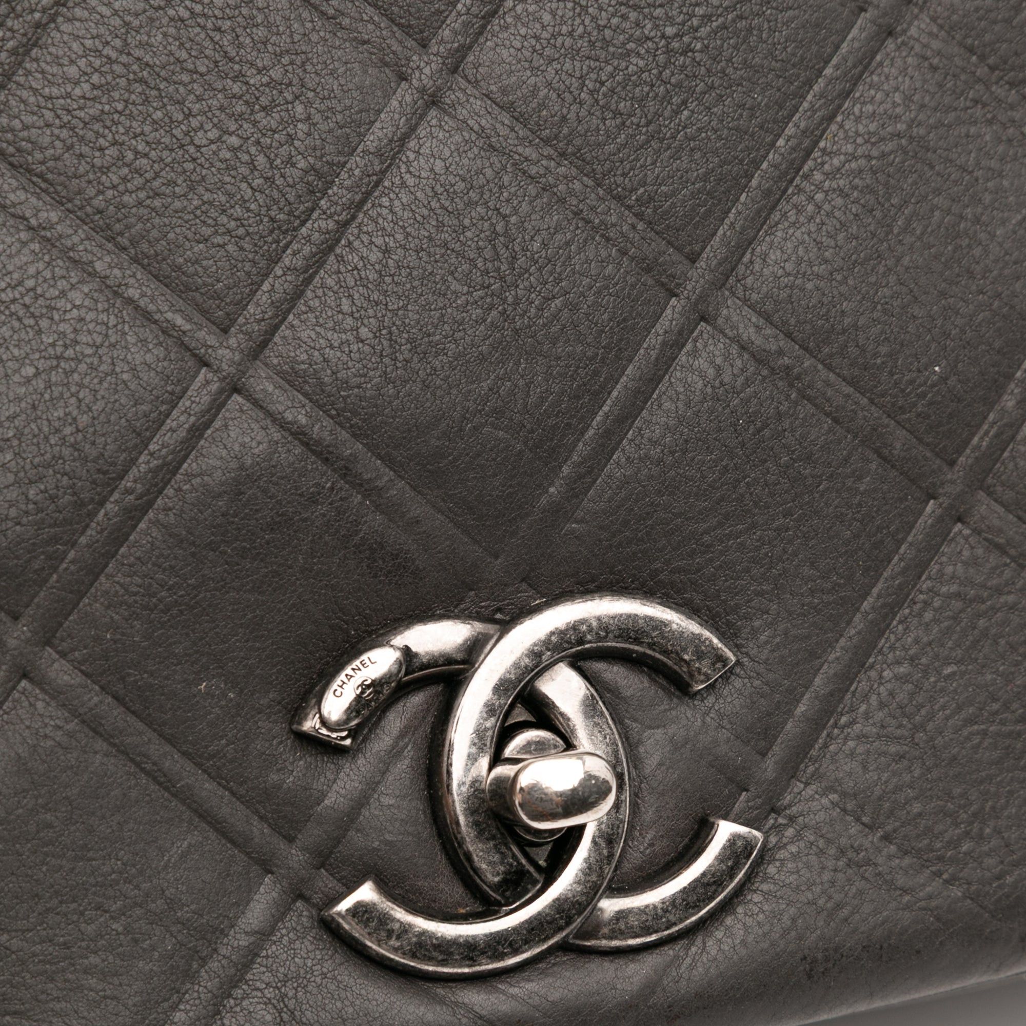 Chanel Small Diamond Embossed Calfskin New Chic Flap Size ONE SIZE - 9 Thumbnail