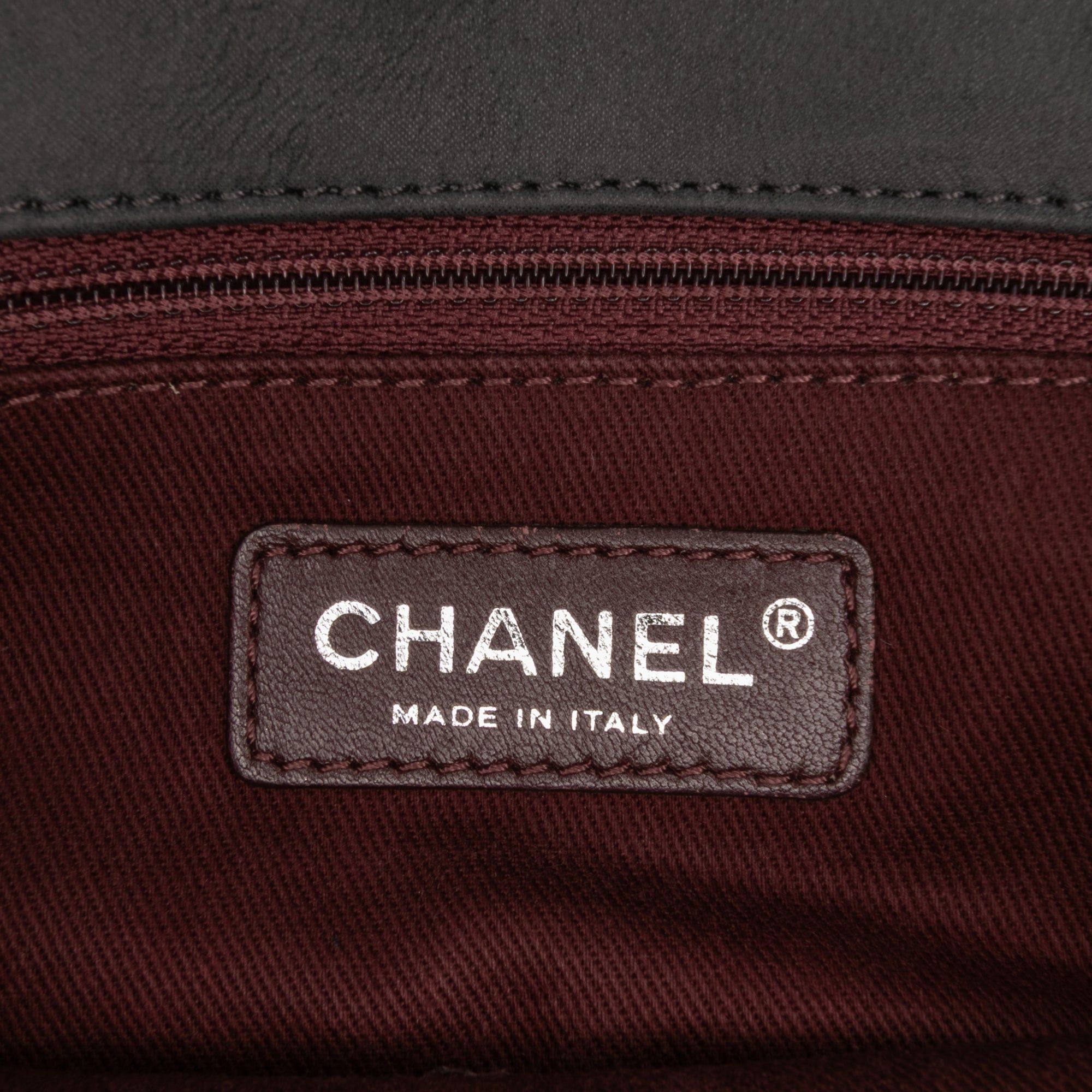 Chanel Small Diamond Embossed Calfskin New Chic Flap Size ONE SIZE - 5 Thumbnail