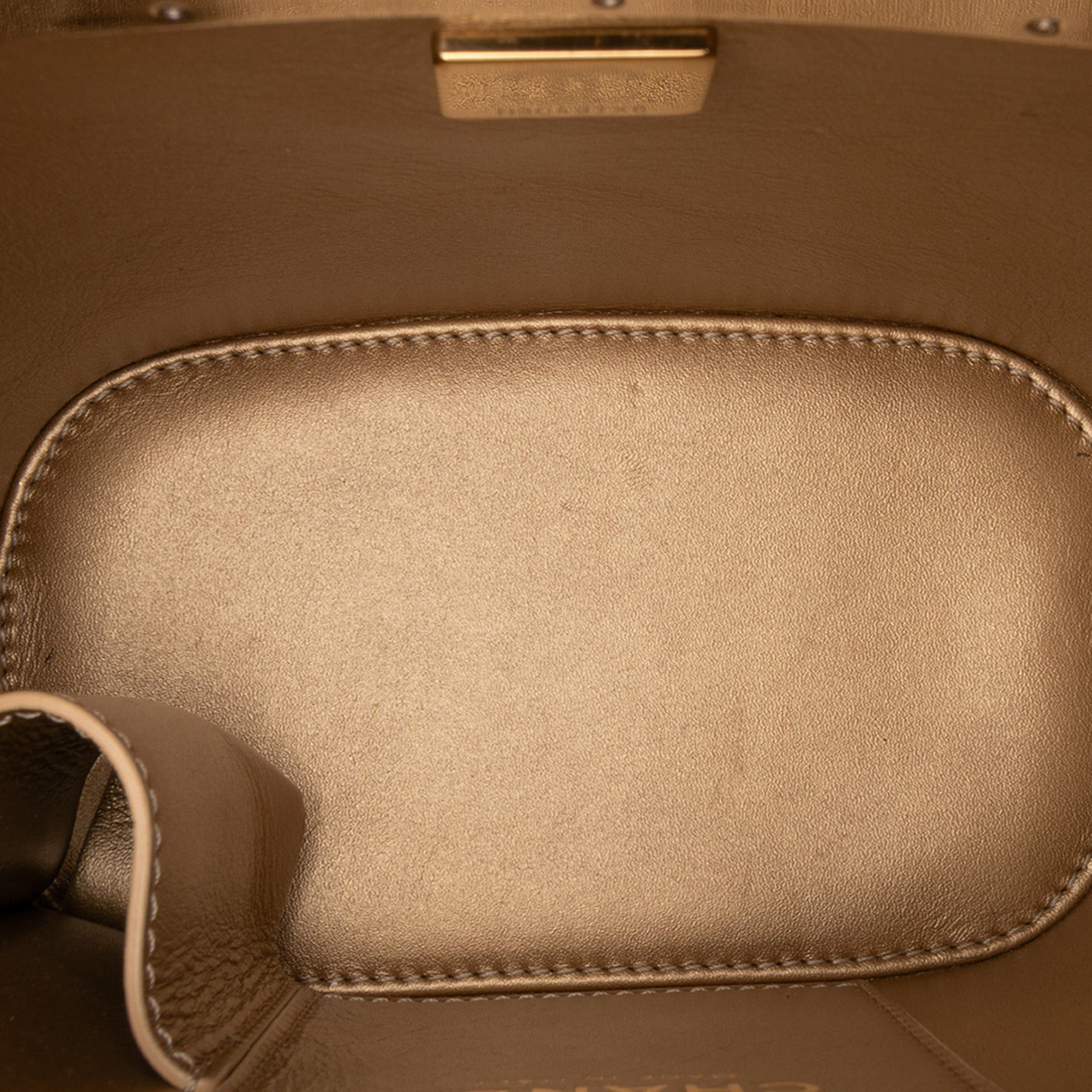 Chanel Quilted Patent Logo Chain Vanity Case Size ONE SIZE - 4 Thumbnail