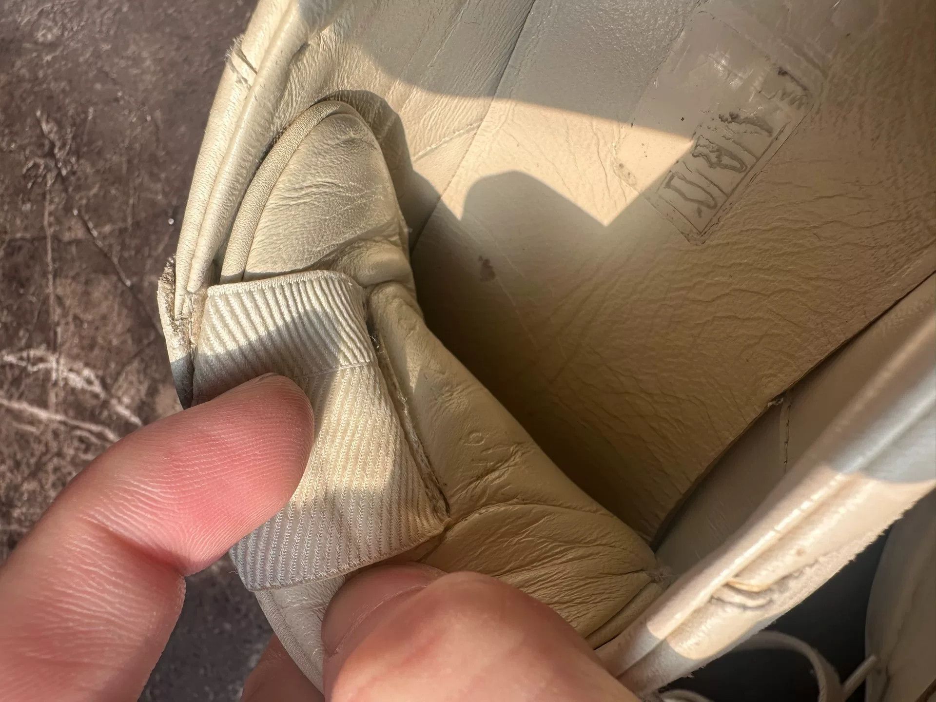 Gucci Gucci Rhyton Distressed Dad Sneakers Size US 6 / IT 36 - 7 Thumbnail
