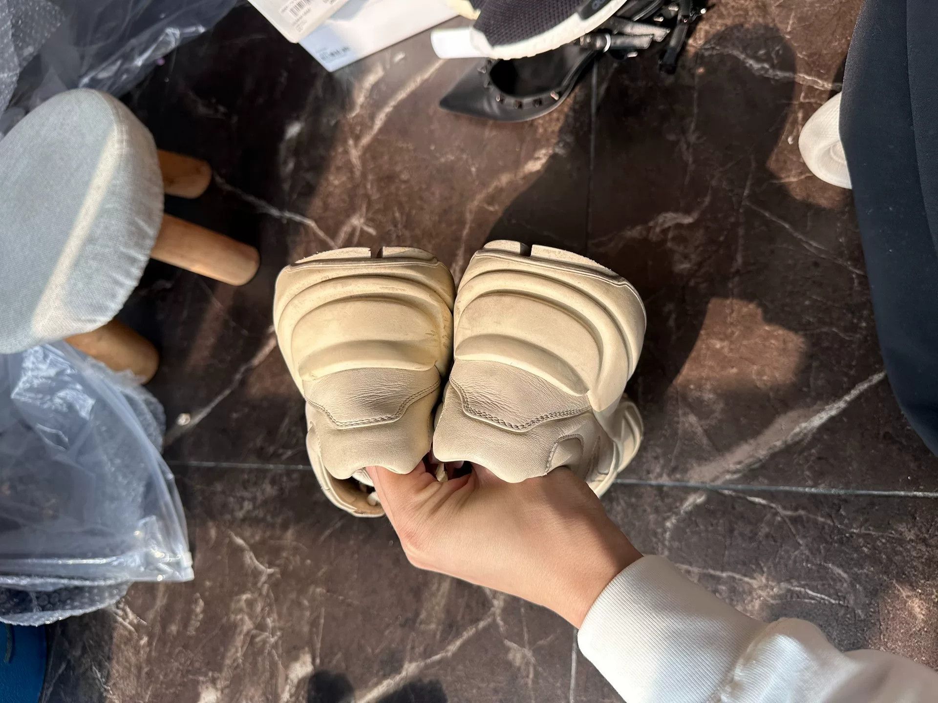 Gucci Gucci Rhyton Distressed Dad Sneakers Size US 6 / IT 36 - 5 Thumbnail