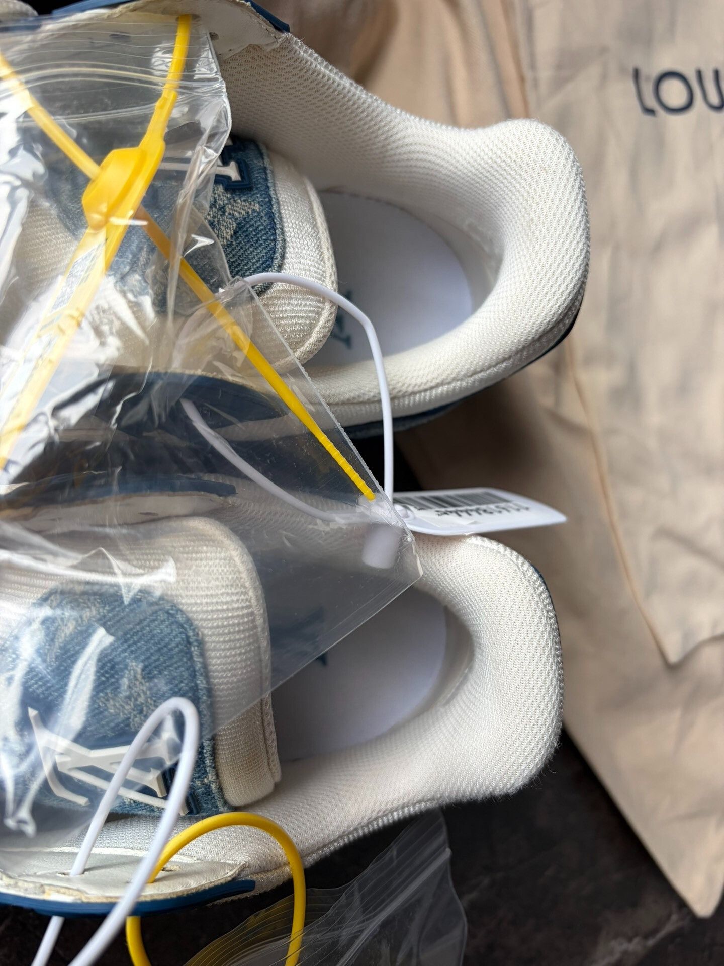 Louis Vuitton Louis Vuitton Trainer Sneakers Size US 7 / EU 40 - 3 Thumbnail