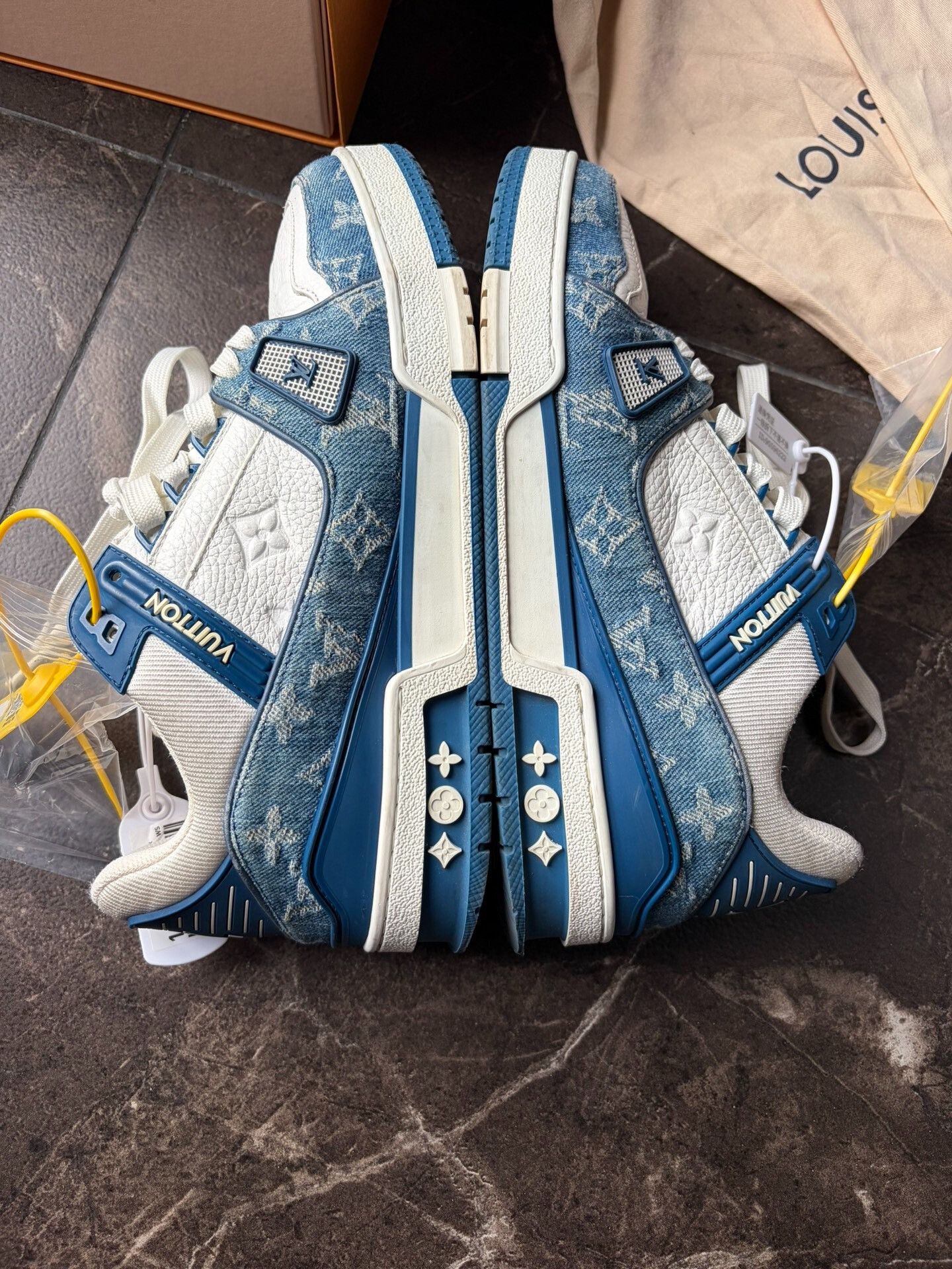 Louis Vuitton Louis Vuitton Trainer Sneakers Size US 7 / EU 40 - 5 Thumbnail