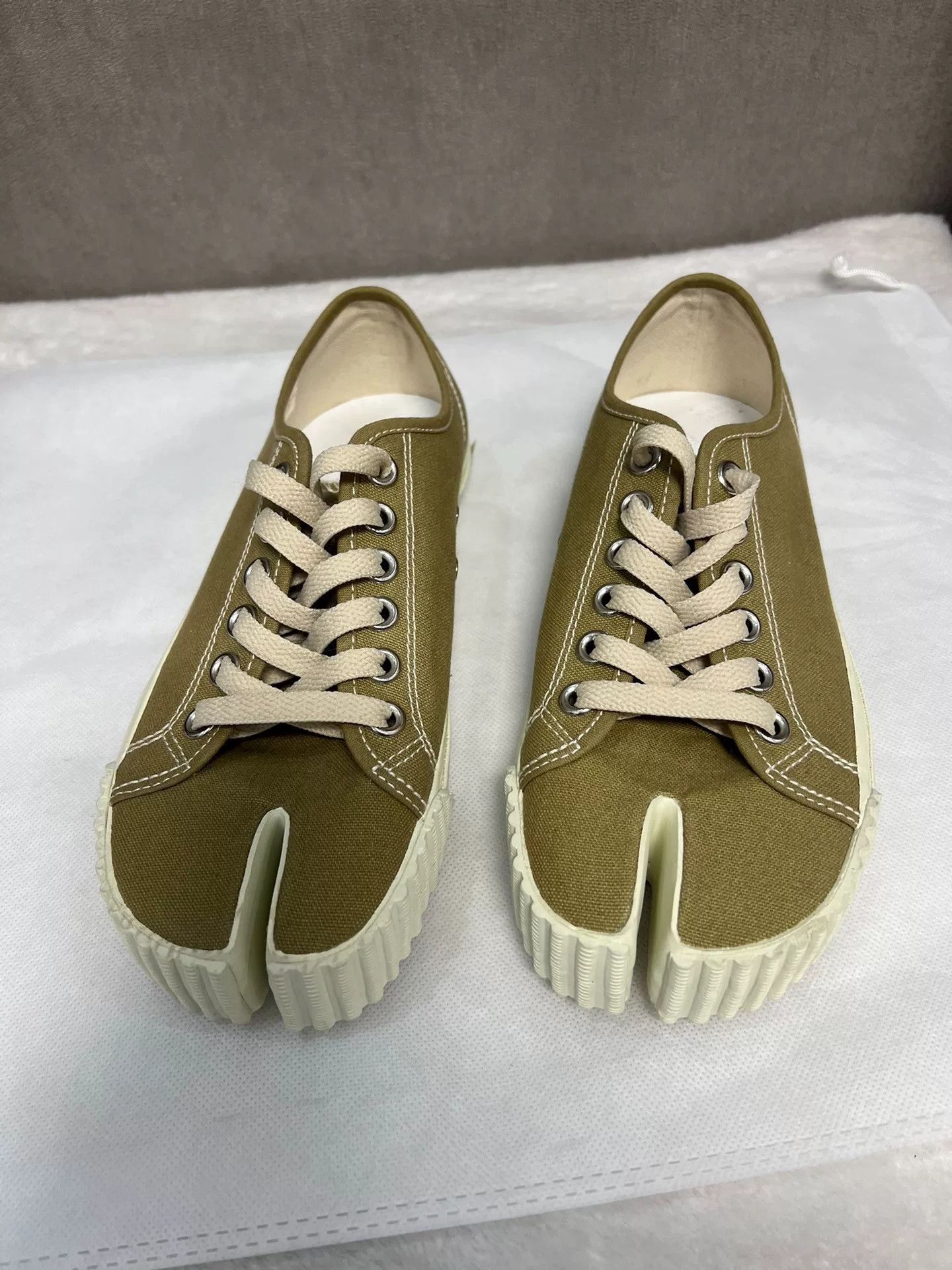 Maison Margiela Maison Margiela Avocado Tabi Shoes 38 Size US 7 / IT 37 - 2 Thumbnail