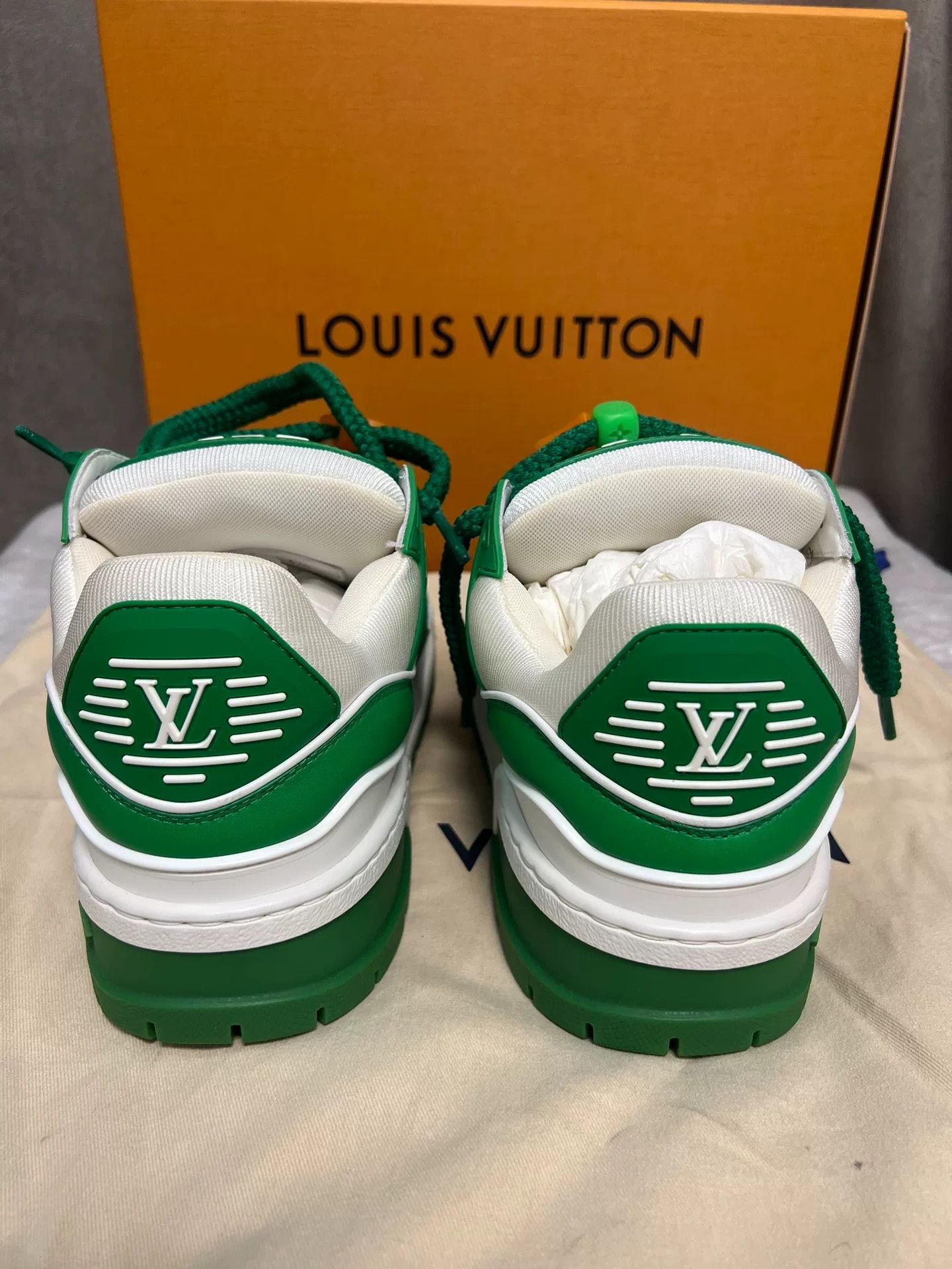 Louis Vuitton Louis Vuitton Trainer Max White Green Size US 7.5 / EU 40-41 - 4 Thumbnail