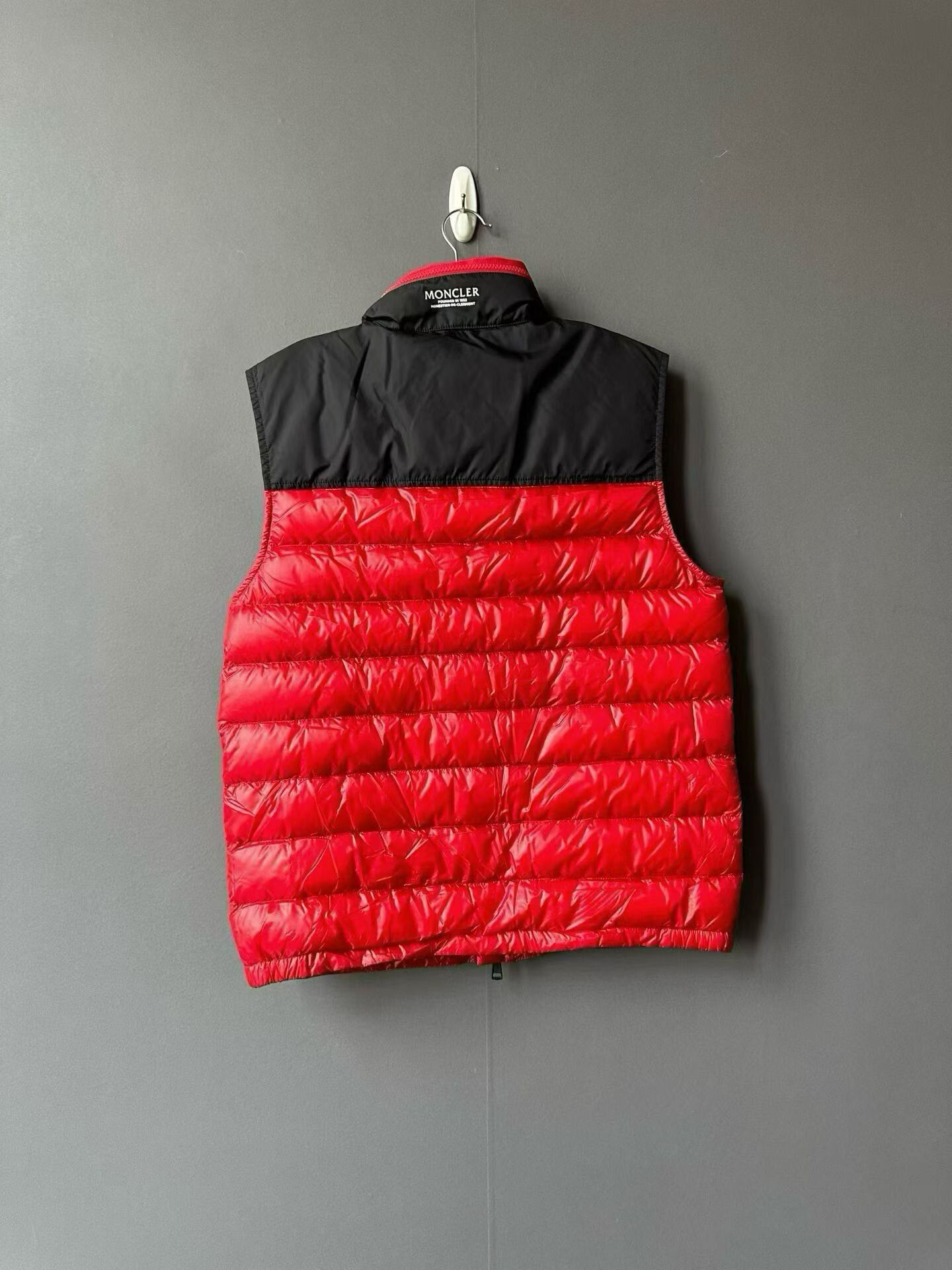 Moncler Moncler Down Vest Size US M / EU 48-50 / 2 - 2 Thumbnail