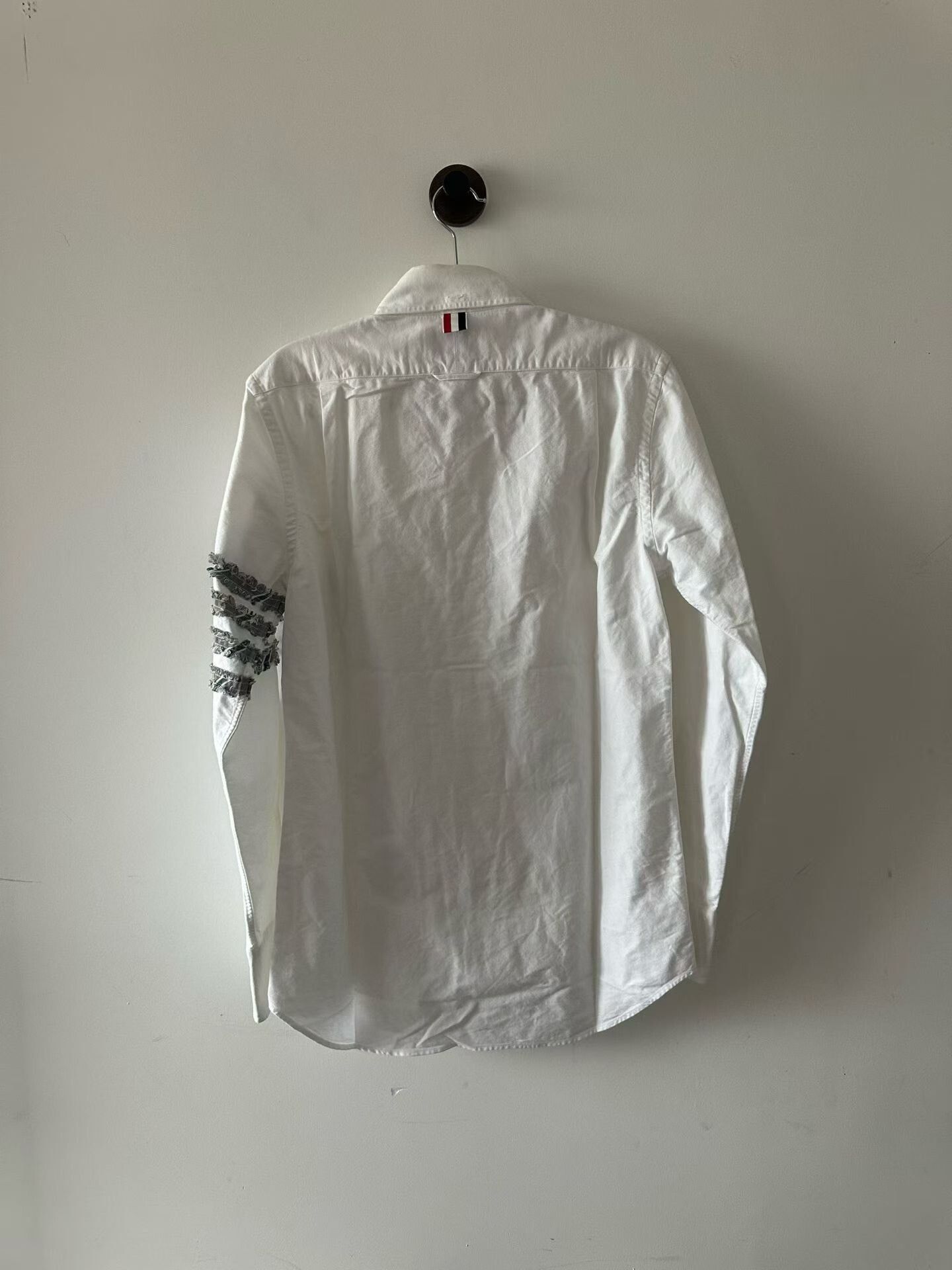 Thom Browne Thom Browne Sleeve Badge Shirt Size US XXS / EU 40 - 2 Thumbnail