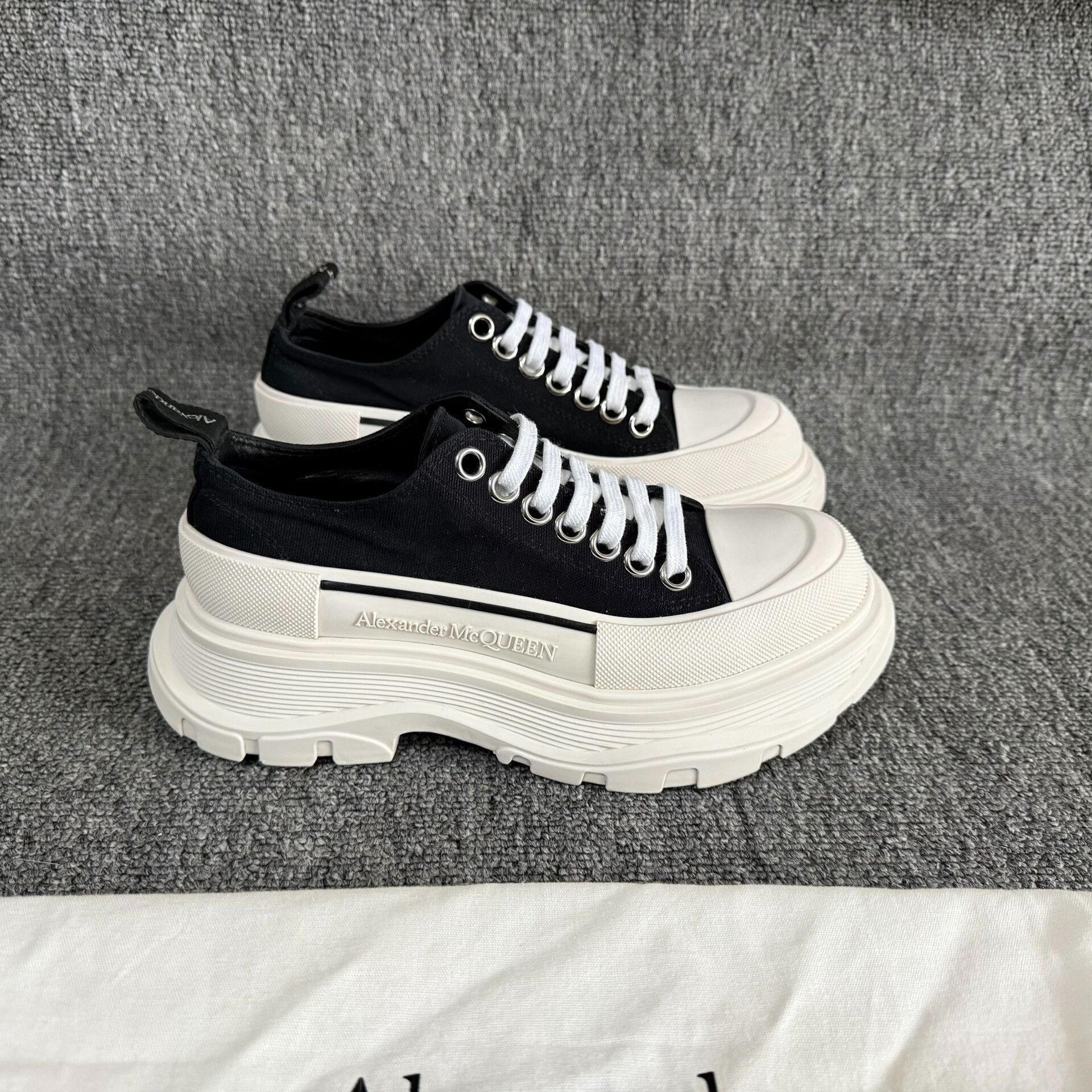 Alexander McQueen Alexander McQueen Platform Canvas Shoes 35.5 Size US 4.5 / IT 34.5 - 5 Thumbnail
