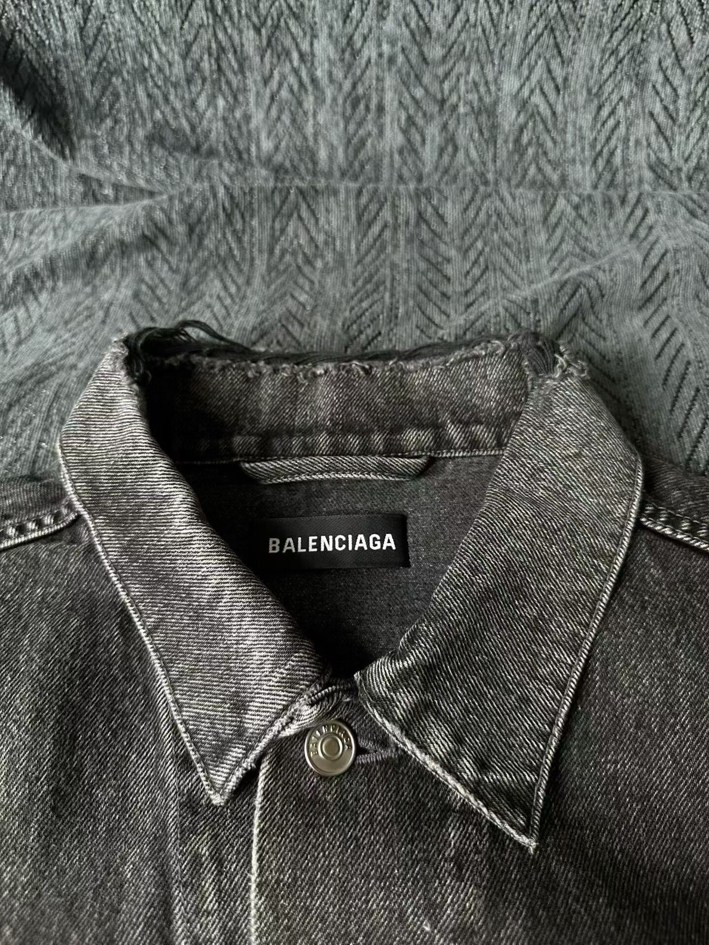 Balenciaga Balenciaga Back Logo Denim Jacket Size US M / EU 48-50 / 2 - 4 Thumbnail