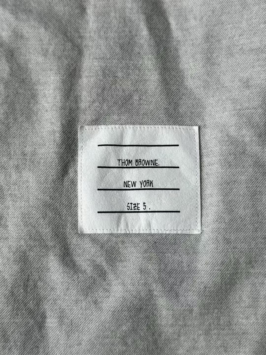 Thom Browne Thom Browne Gray Sleeve Tab Shirt Size US XXL / EU 58 / 5 - 4 Thumbnail