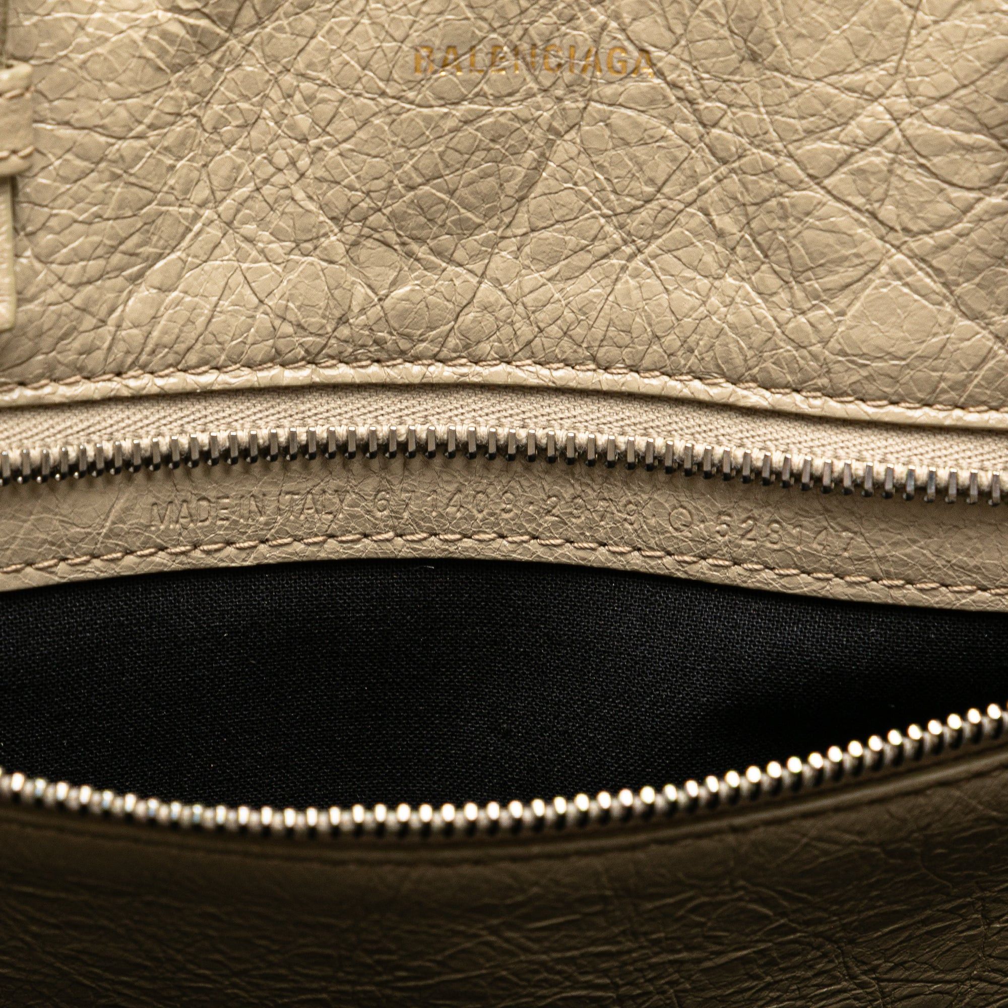 Balenciaga Medium Woven Calfskin Barbes East West Shopper Bag Size ONE SIZE - 7 Thumbnail