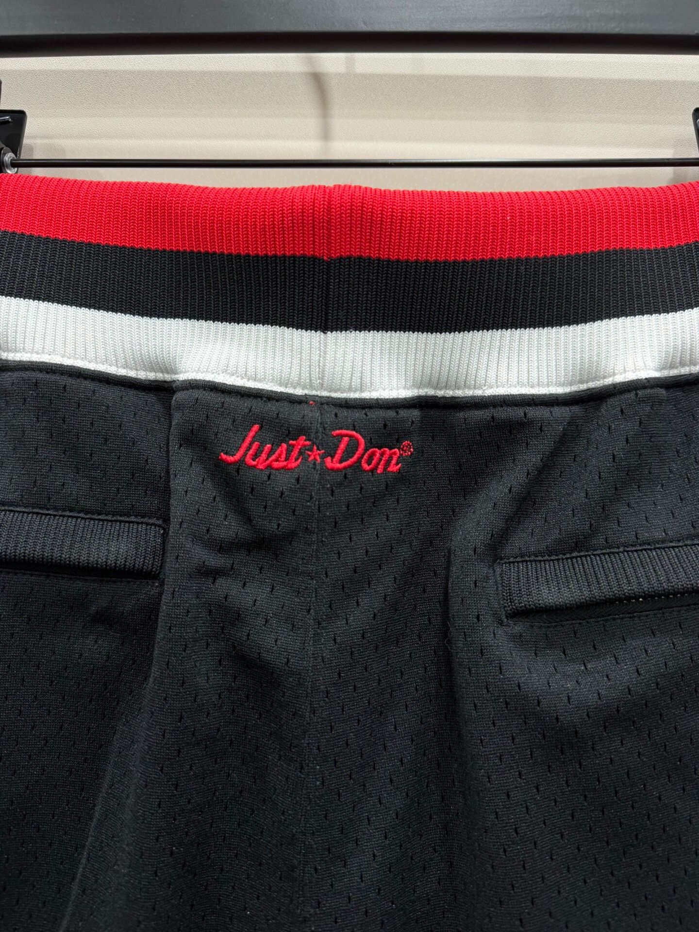 Mitchell & Ness Mitchell Ness Bulls Shorts XL Size US 26 / EU 42 - 6 Thumbnail