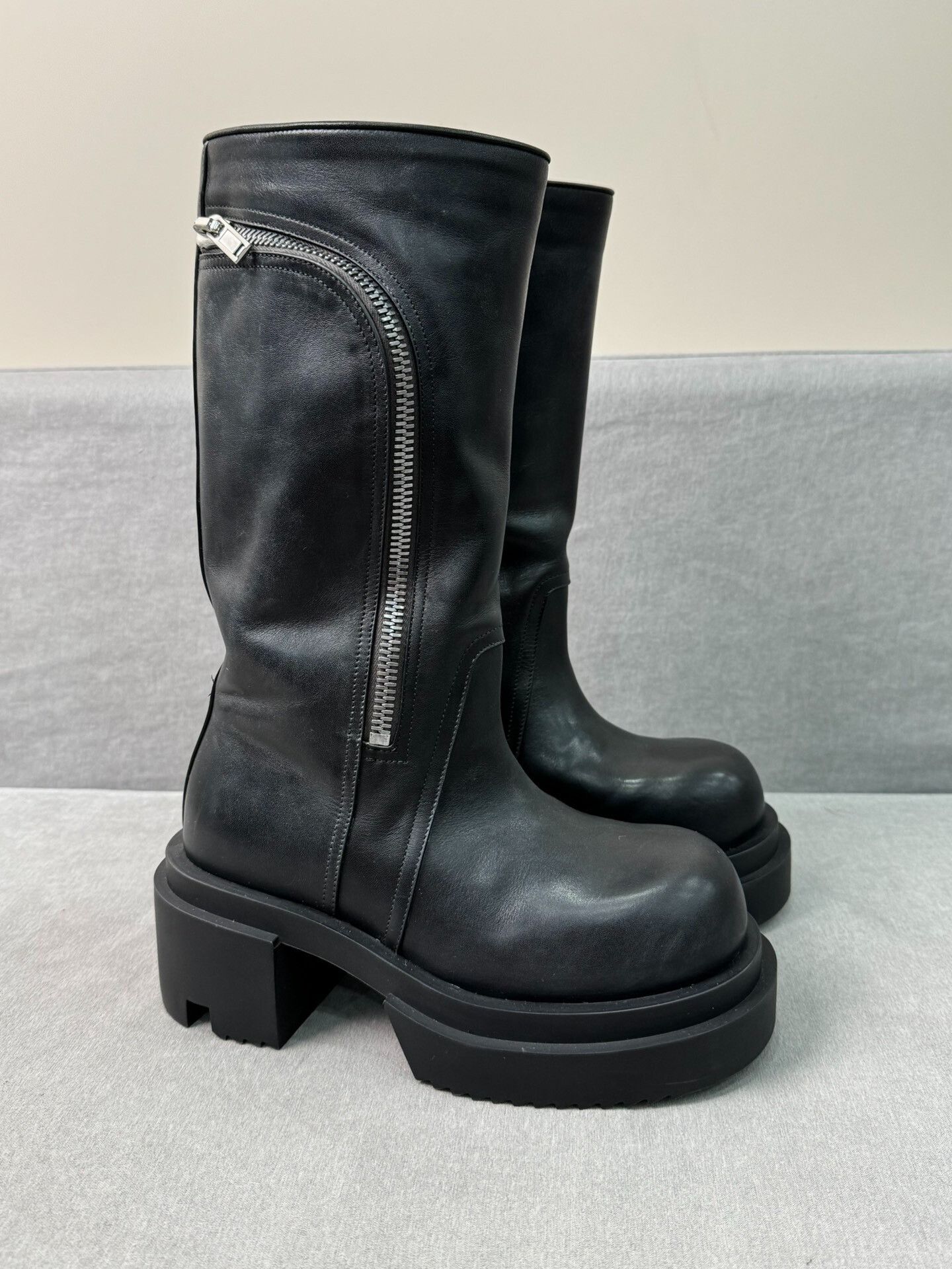 Rick Owens Rick Owens Cowhide Zip Pocket Short Boots Size US 6 / IT 36 - 2 Thumbnail