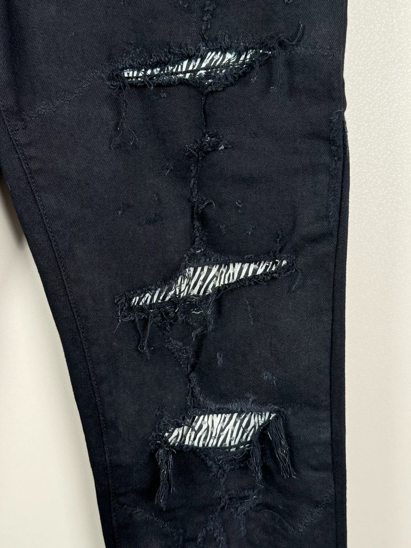 Amiri Amiri Zebra Sequin Distressed Jeans Size US 31 - 6 Thumbnail