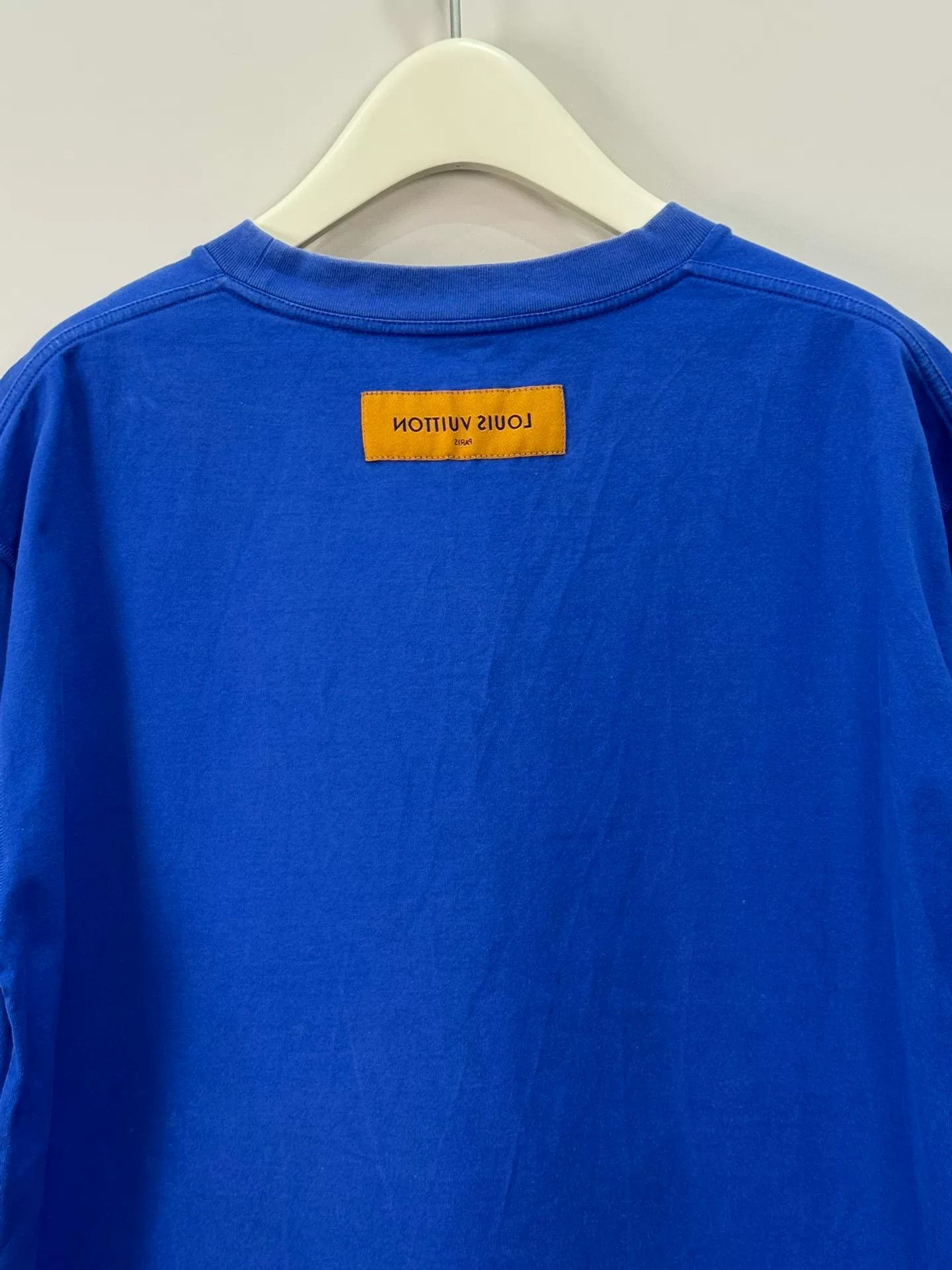 Louis Vuitton Louis Vuitton Embossed Logo Blue XL Tee Size US XL / EU 56 / 4 - 5 Thumbnail