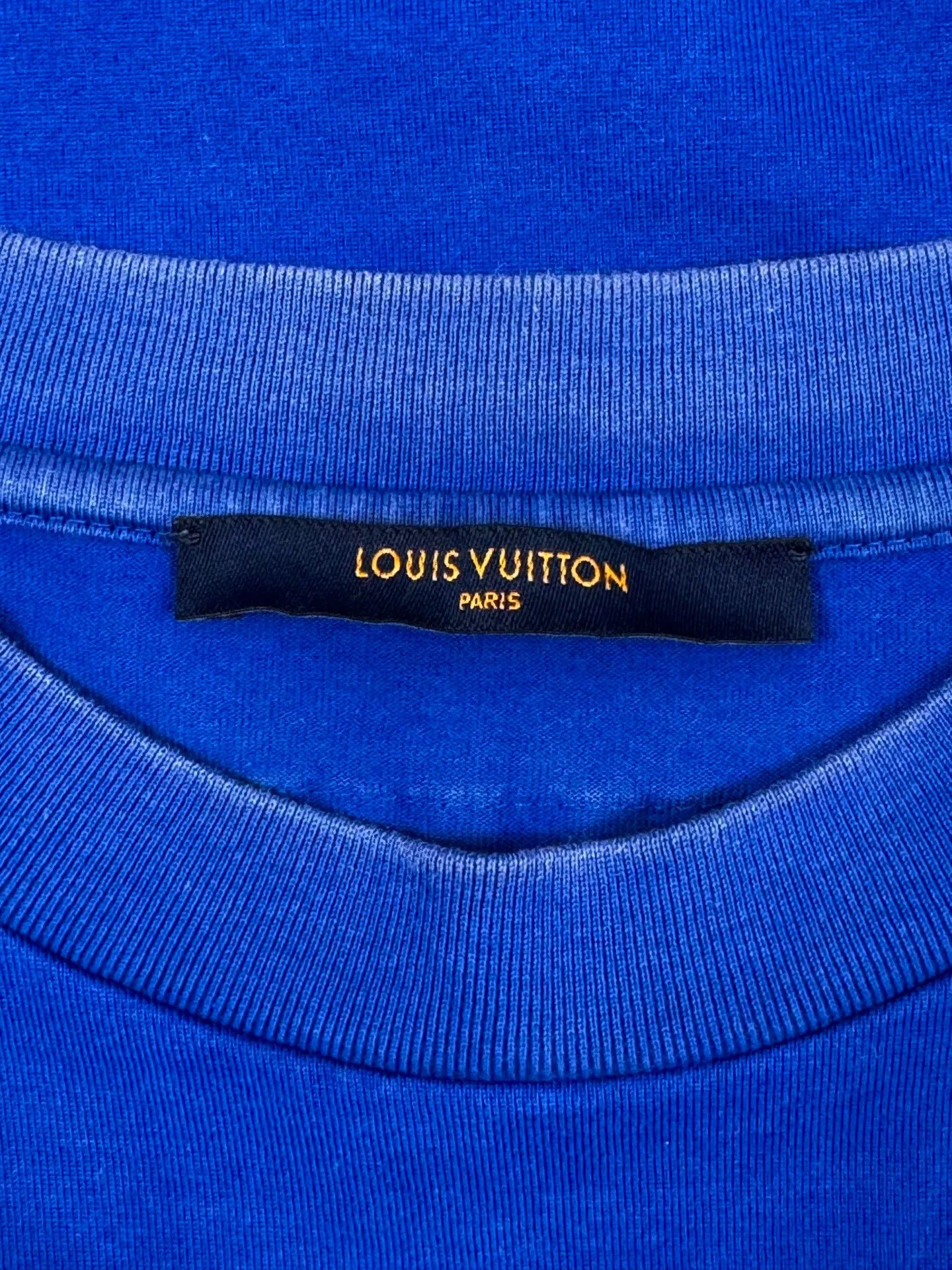 Louis Vuitton Louis Vuitton Embossed Logo Blue XL Tee Size US XL / EU 56 / 4 - 7 Thumbnail