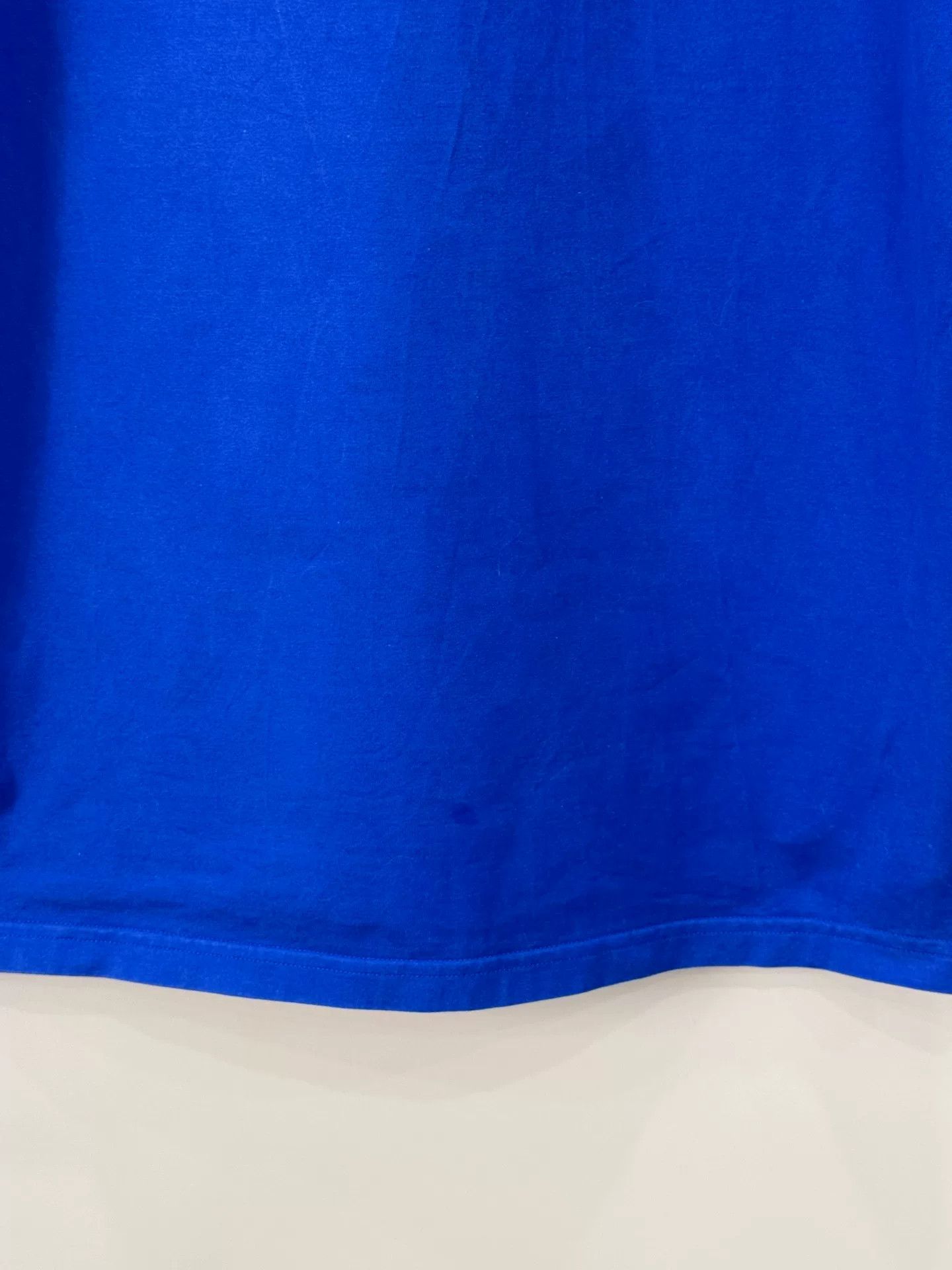 Louis Vuitton Louis Vuitton Embossed Logo Blue XL Tee Size US XL / EU 56 / 4 - 6 Thumbnail