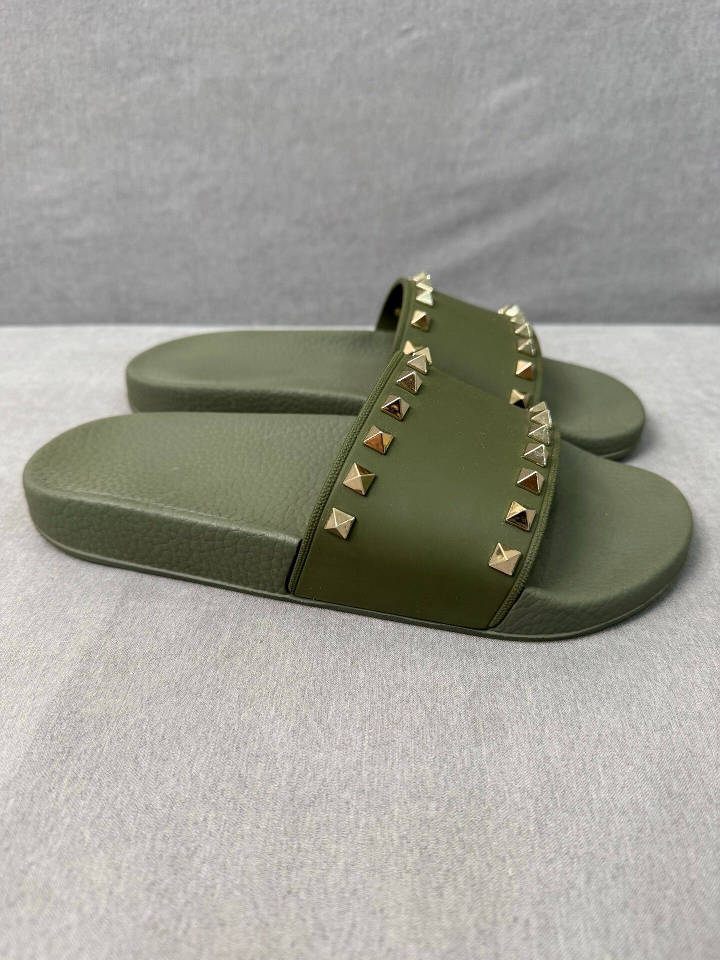 Valentino Valentino Studded Slippers Size US 7 / IT 37 - 2 Thumbnail