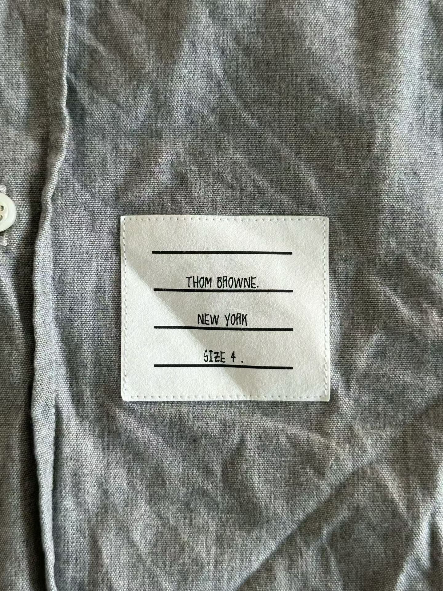 Thom Browne Thom Browne Gray Sleeve Logo Shirt Size US XL / EU 56 / 4 - 4 Thumbnail