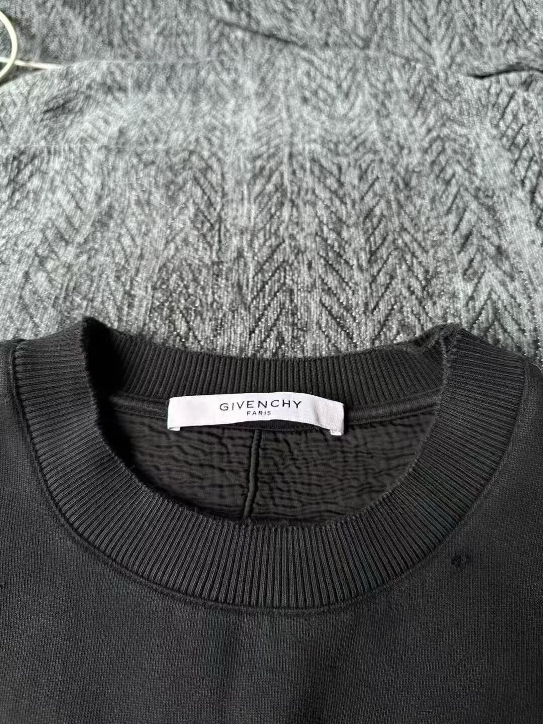 Givenchy Givenchy Black Large Hole Sweatshirt Size US S / EU 44-46 / 1 - 3 Thumbnail