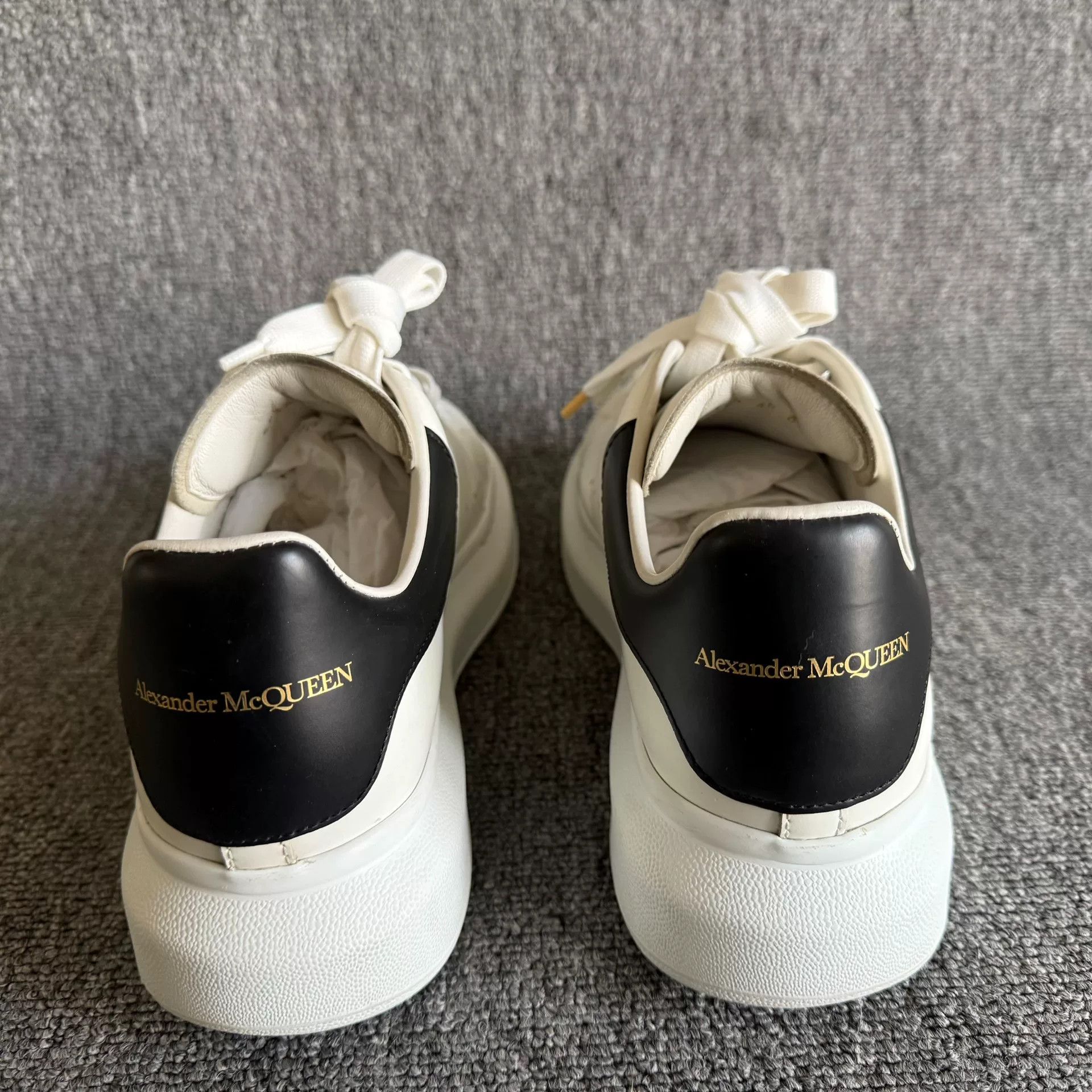 Alexander McQueen Alexander McQueen Black Tail Size 40 Size US 7 / EU 40 - 4 Thumbnail
