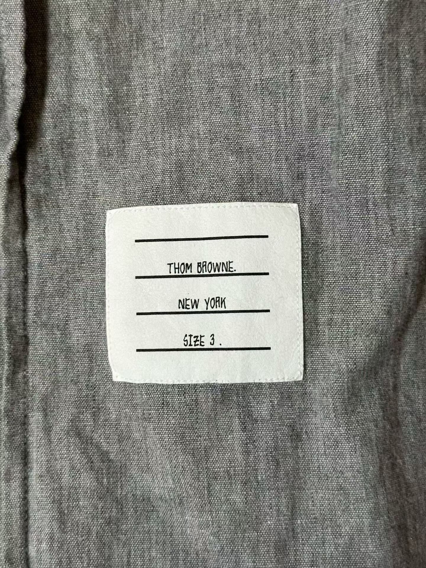 Thom Browne Thom Browne Gray Sleeve Logo Shirt Size US L / EU 52-54 / 3 - 3 Thumbnail