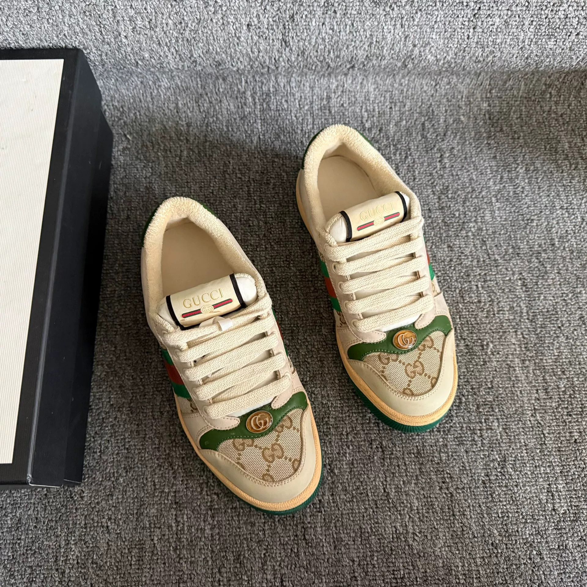 Gucci Gucci Distressed Green Tail Sneakers 35.5 Size US 4.5 / IT 34.5 - 6 Thumbnail