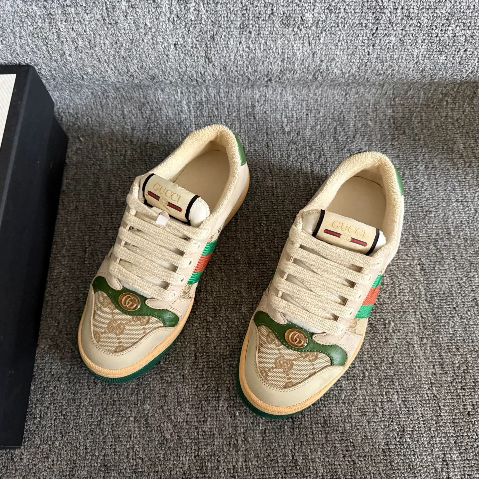 Gucci Gucci Distressed Green Tail Sneakers 35.5 Size US 4.5 / IT 34.5 - 2 Thumbnail