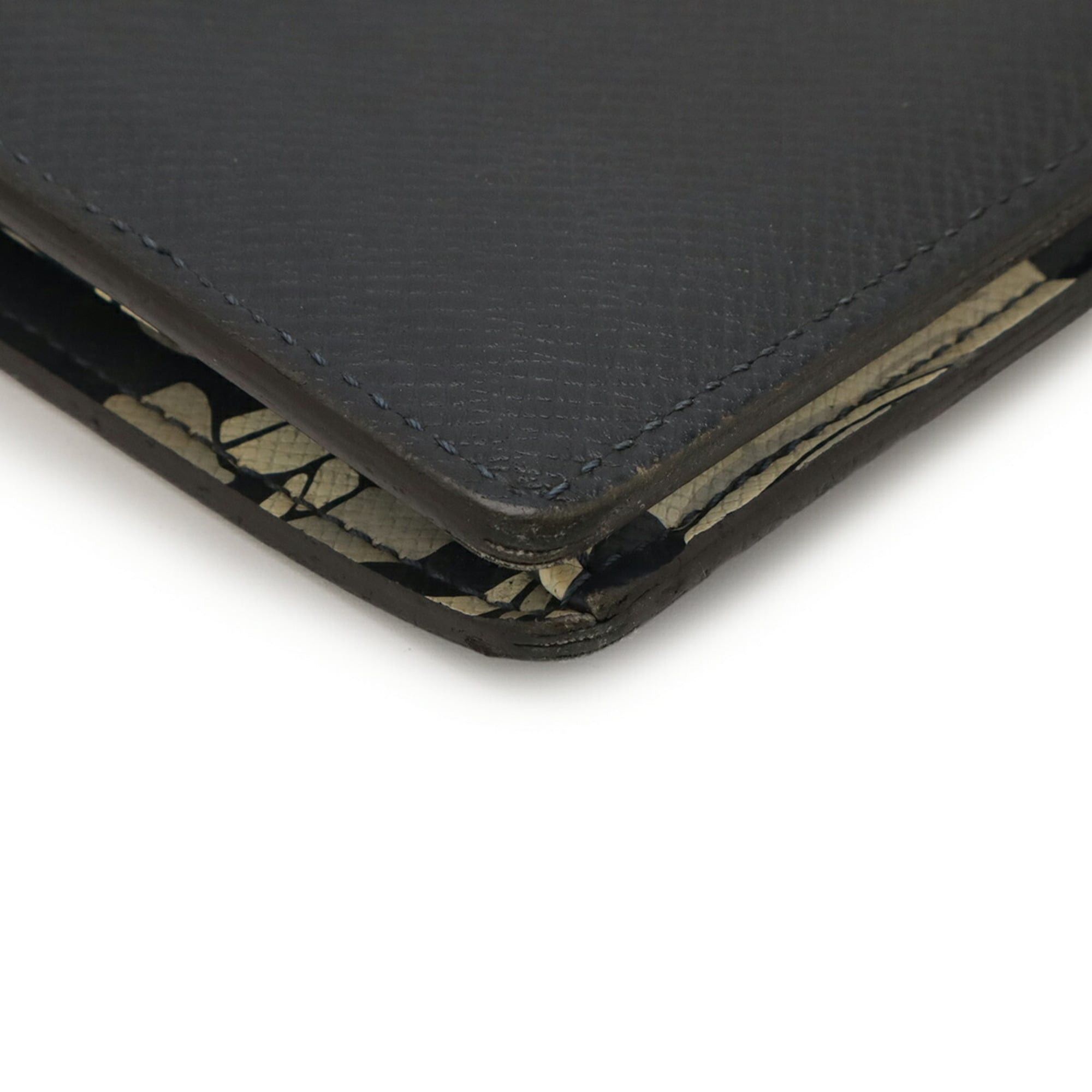 Louis Vuitton LOUIS VUITTON Taiga Portefeuille Brazza Hawaiian Print Bifold Long Wallet in Dark Navy (M30161) Size ONE SIZE - 4 Thumbnail