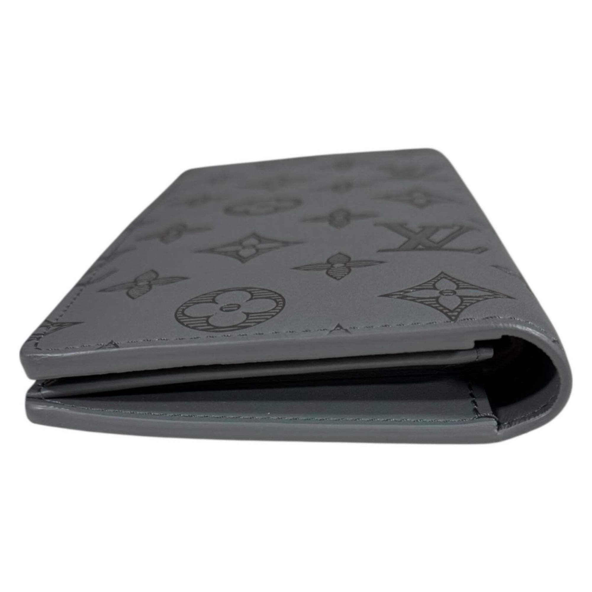 Louis Vuitton Pre-owned Louis Vuitton Portefeuille Brazza Monogram Shadow Long Wallet, Leather M81335, Men's/Women's. Size ONE SIZE - 3 Thumbnail
