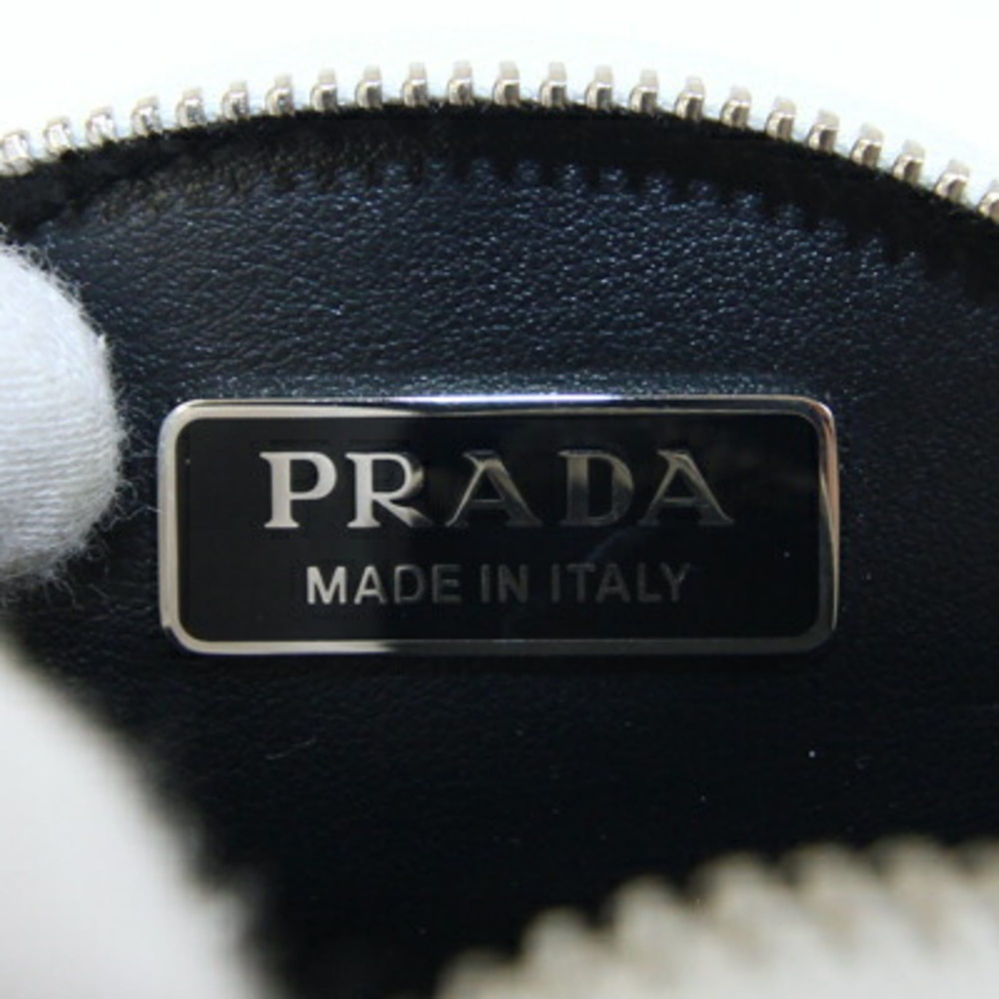 Prada Prada Mini Pouch Wallet/Coin Case 1TL431 White Leather Coin Purse Accessory Bag Charm Round Keychain Triangle Plate PRADA | Handbag Attachment Carabiner Size ONE SIZE - 4 Thumbnail