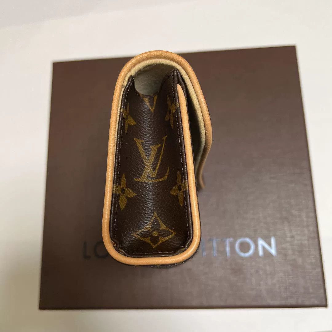 Louis Vuitton Louis Vuitton Waist Bag Size ONE SIZE - 3 Thumbnail