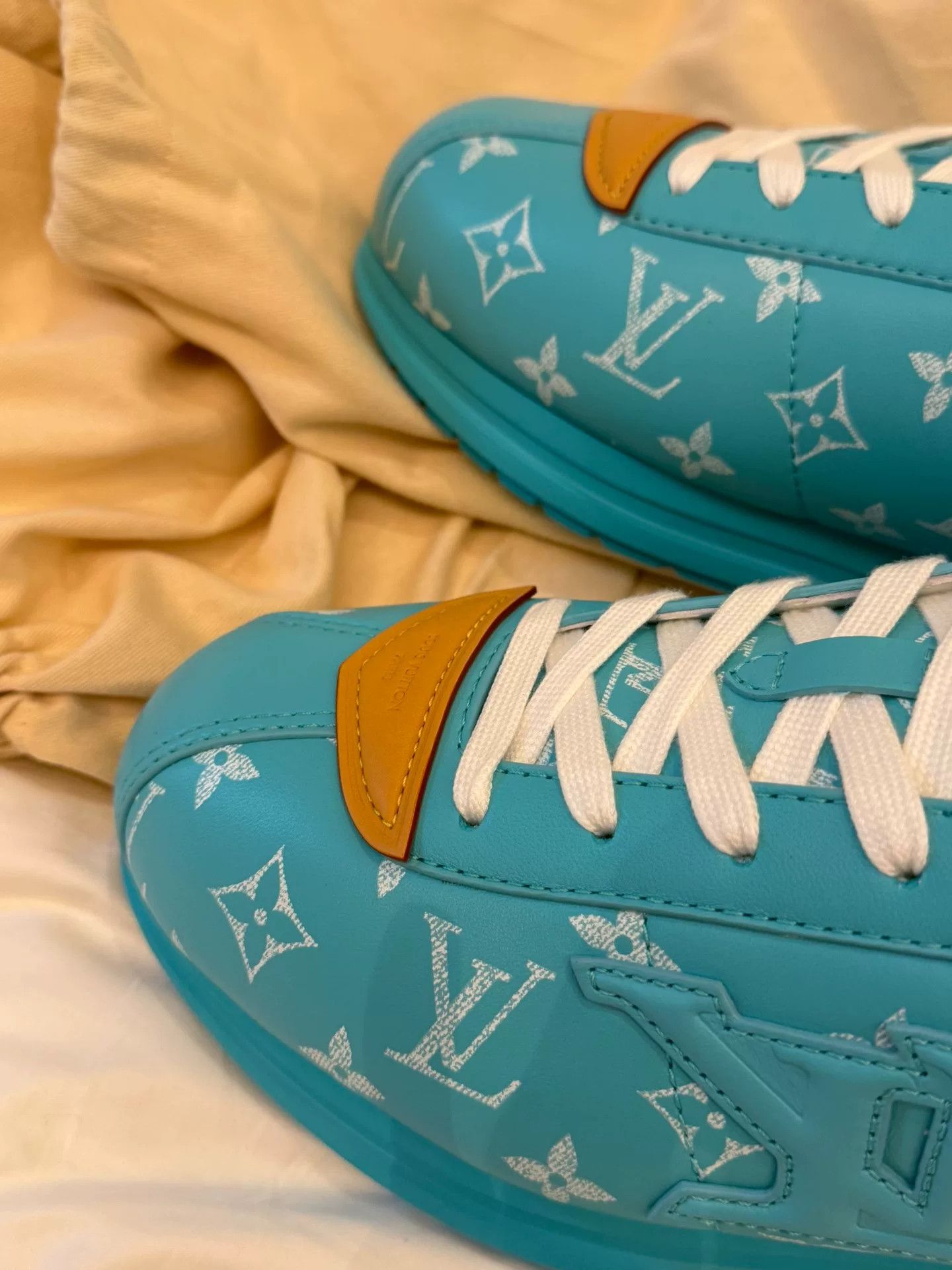 Louis Vuitton Louis Vuitton Nigo Buttersoft Tiffany Blue Sneaker Size US 8 / EU 41 - 2 Thumbnail