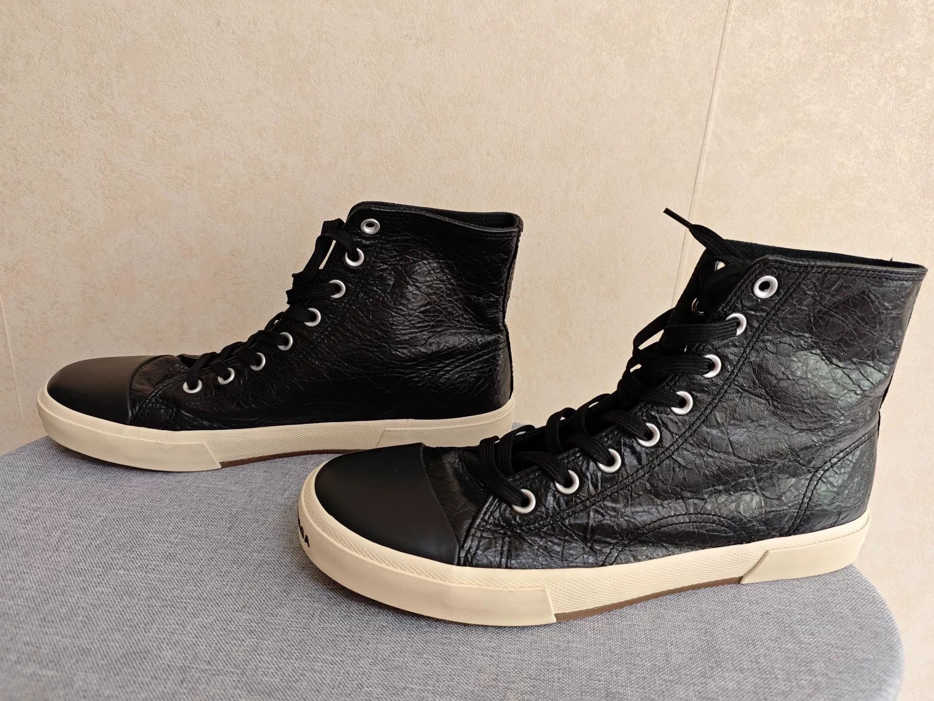 Balenciaga Balenciaga Pleated Leather High-Top Sneakers Size US 10 / EU 43 - 2 Thumbnail