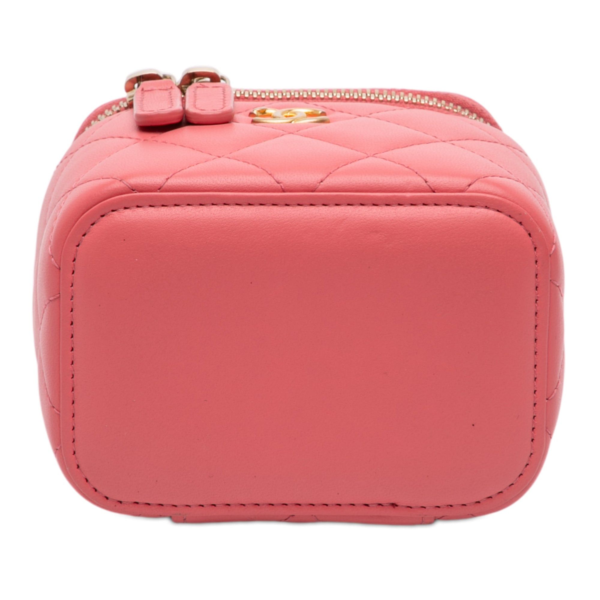Chanel Mini Quilted Lambskin Pearl Crush Vanity Case With Chain Size ONE SIZE - 3 Thumbnail