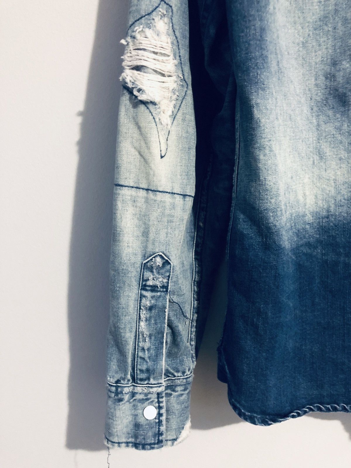 Allsaints Allsaints Slim-Fit Distressed Button Down Denim shirt Size US S / EU 44-46 / 1 - 2 Thumbnail